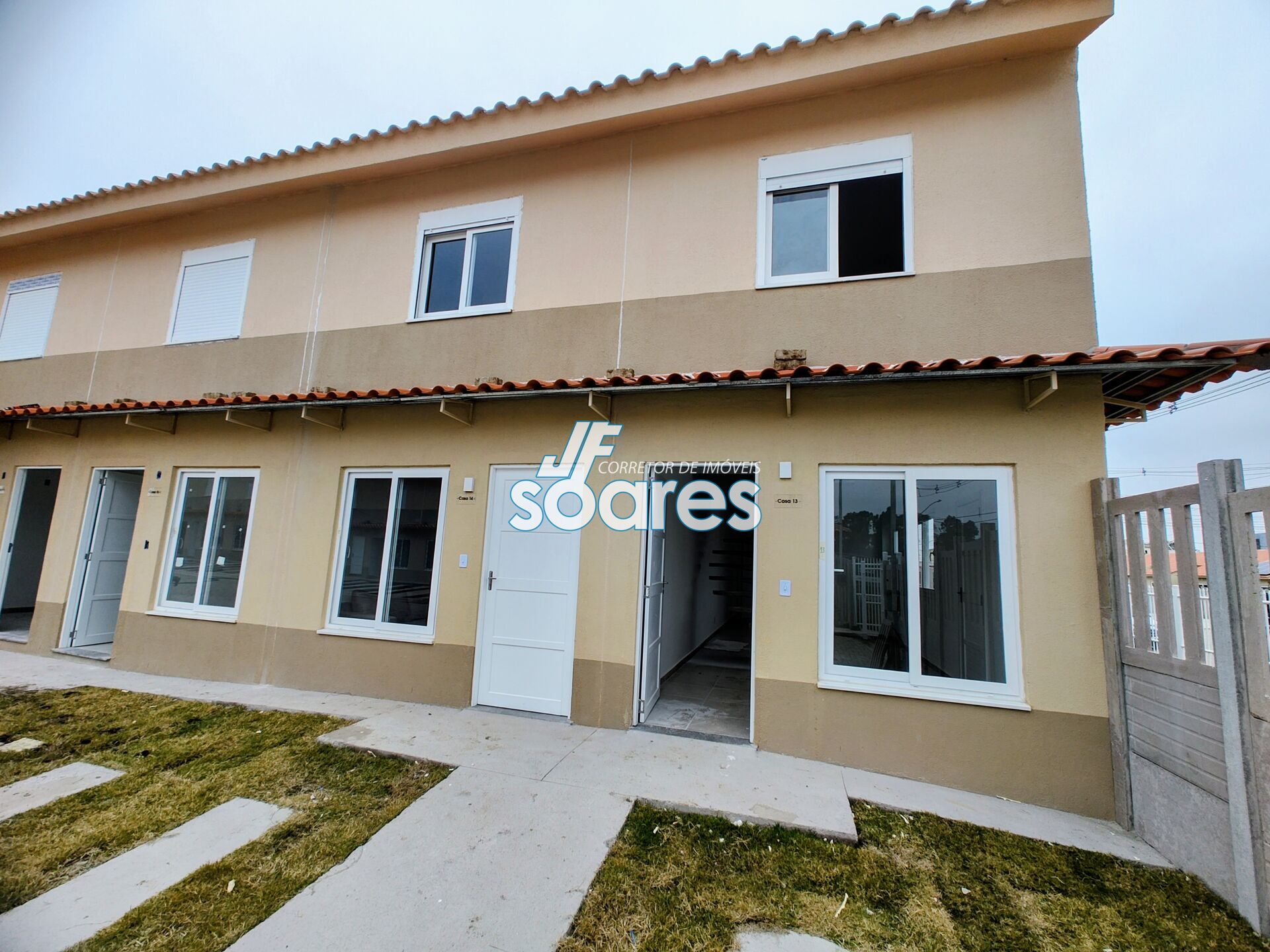 Sobrado à venda com 2 quartos, 49m² - Foto 1