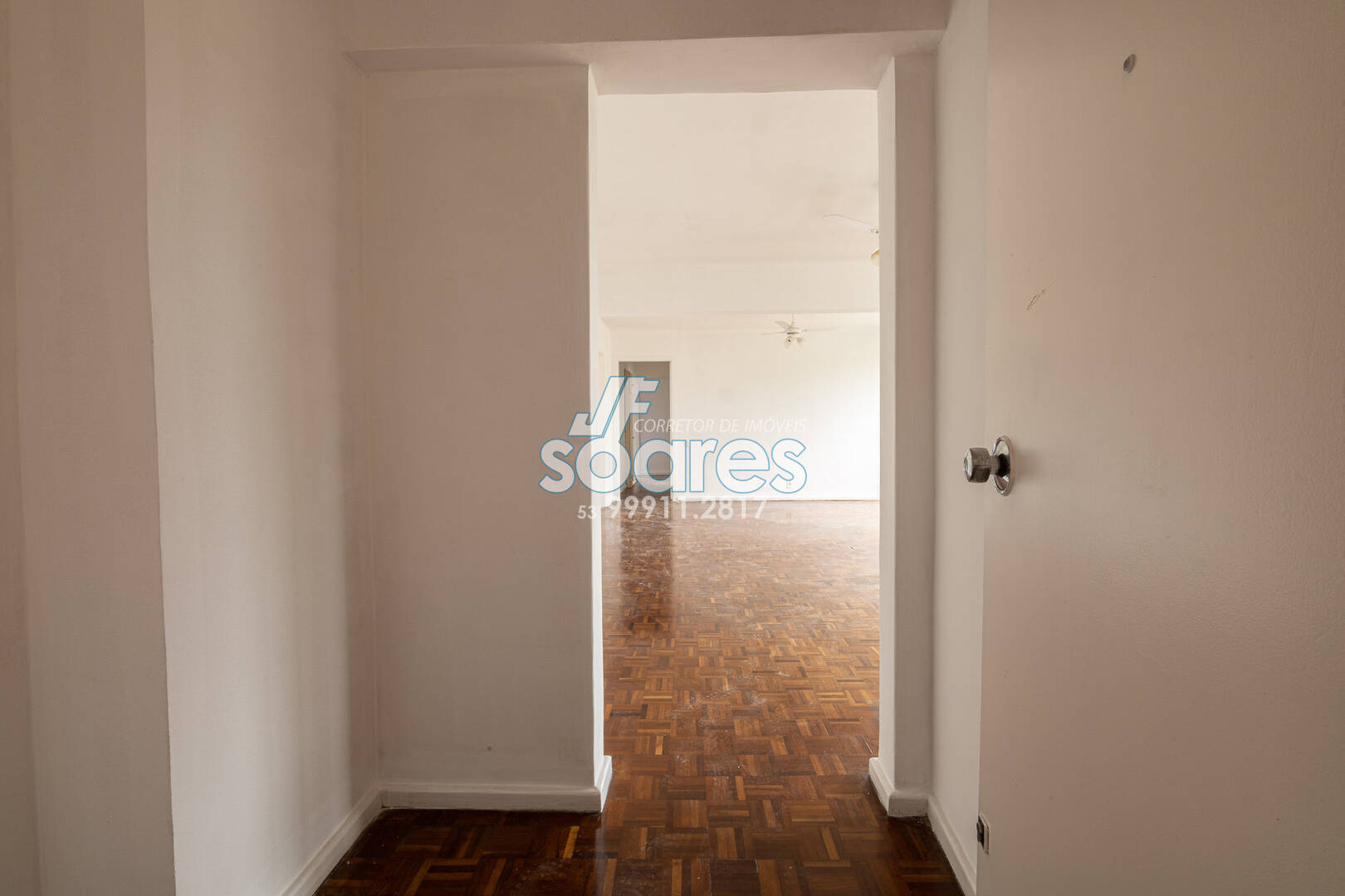 Apartamento à venda com 3 quartos, 136m² - Foto 2