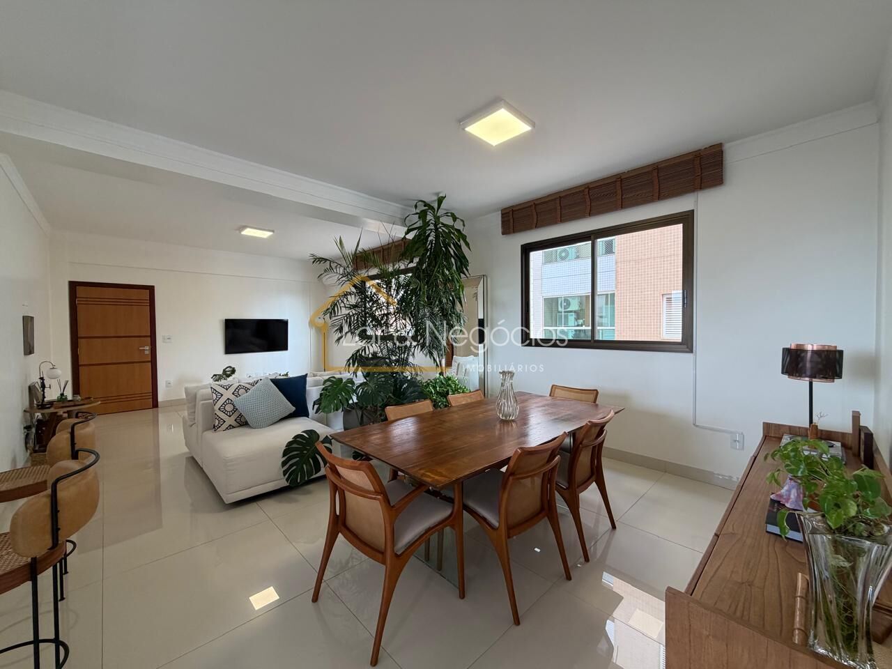 Apartamento mobiliado à venda no bairro Cônego Getúlio