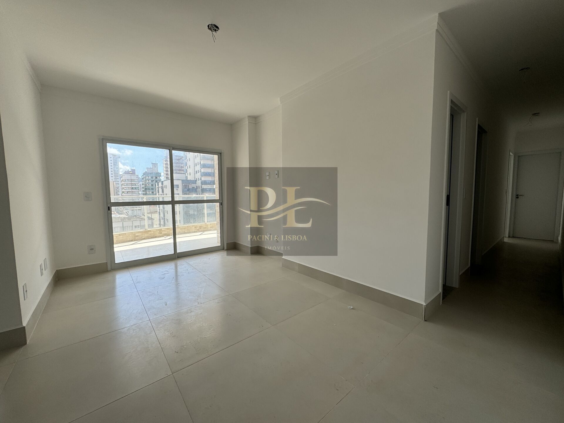 Apartamento à venda com 3 quartos, 109m² - Foto 2