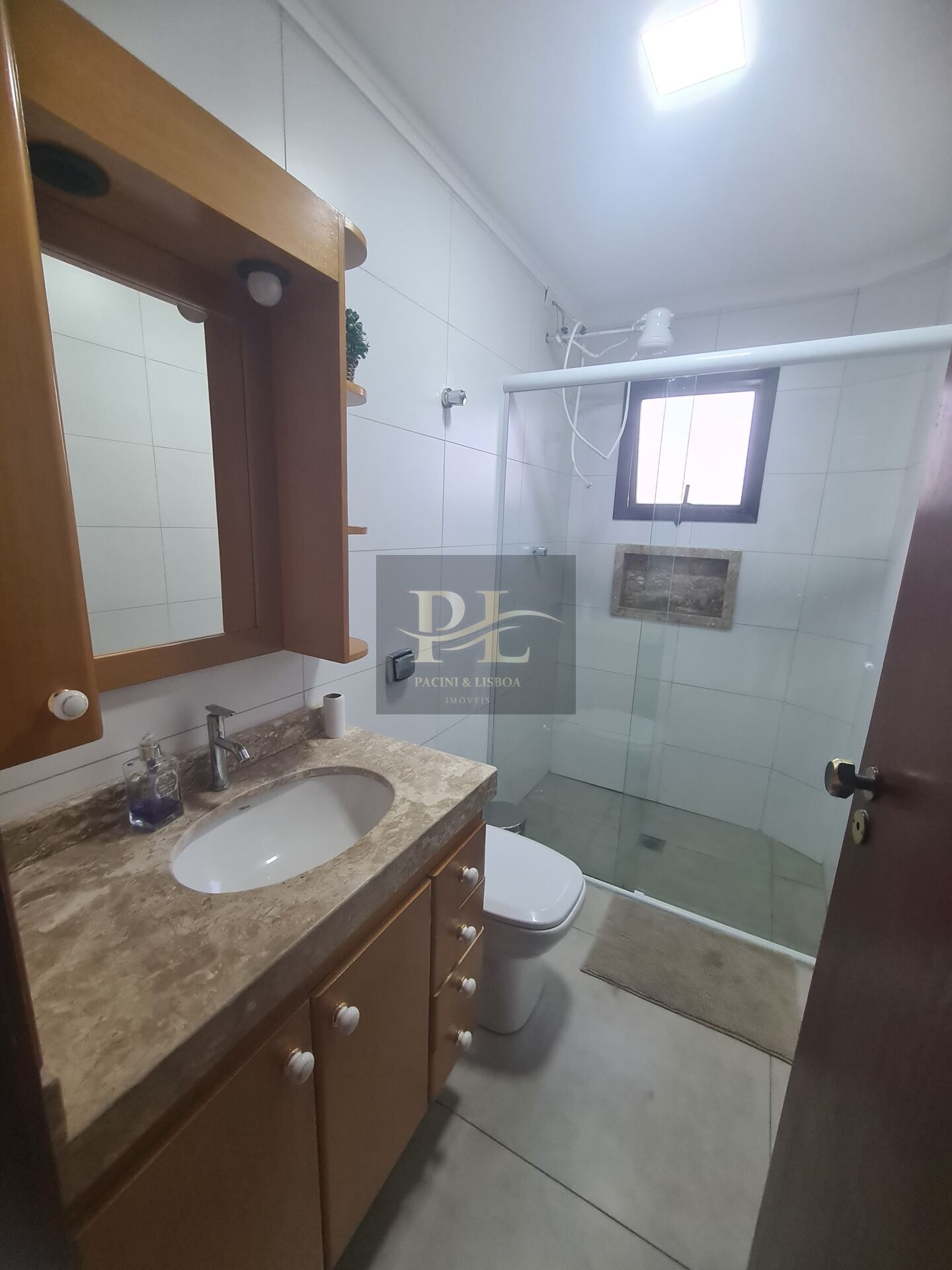 Apartamento para alugar com 2 quartos, 83m² - Foto 9