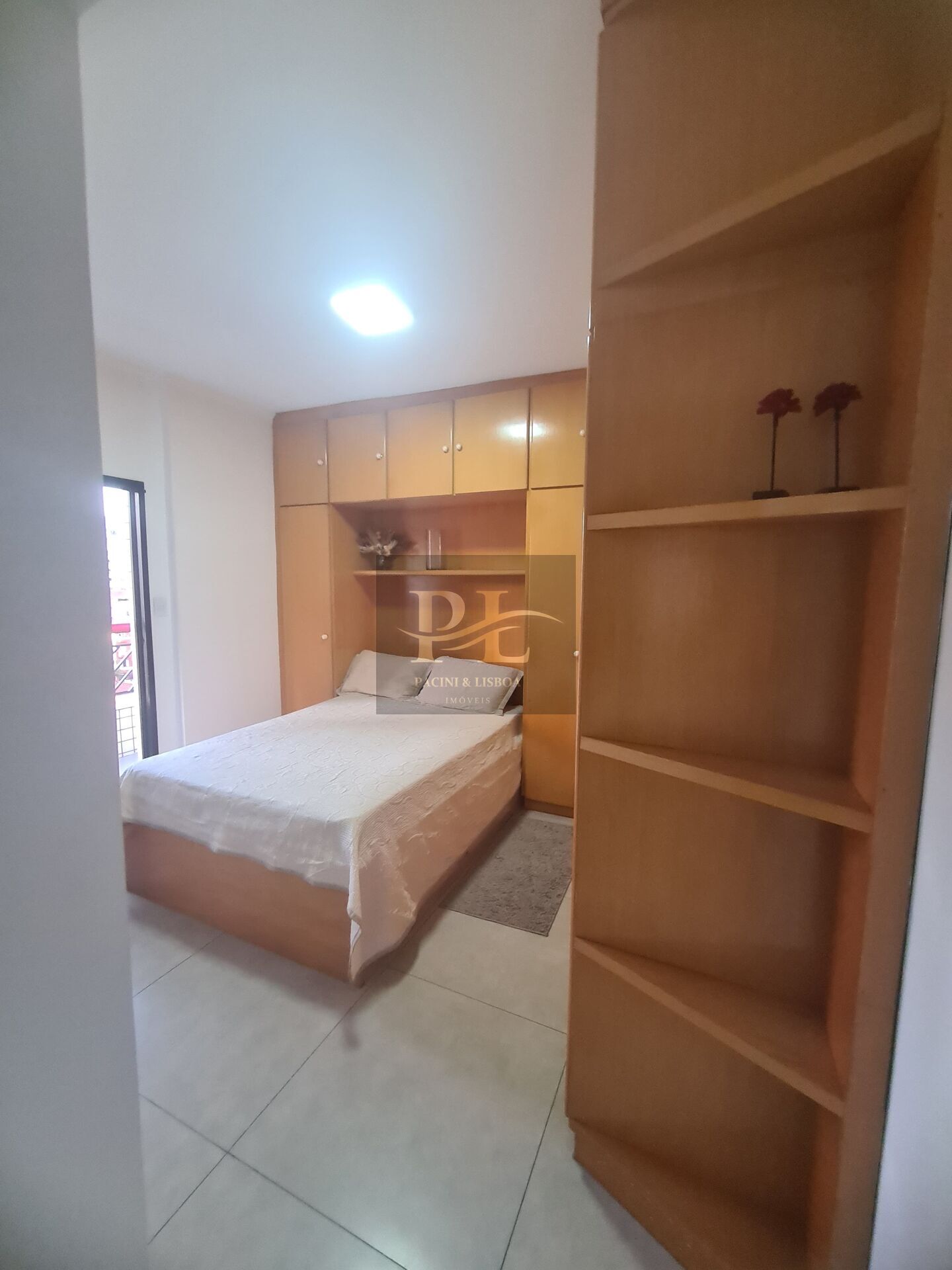 Apartamento para alugar com 2 quartos, 83m² - Foto 12