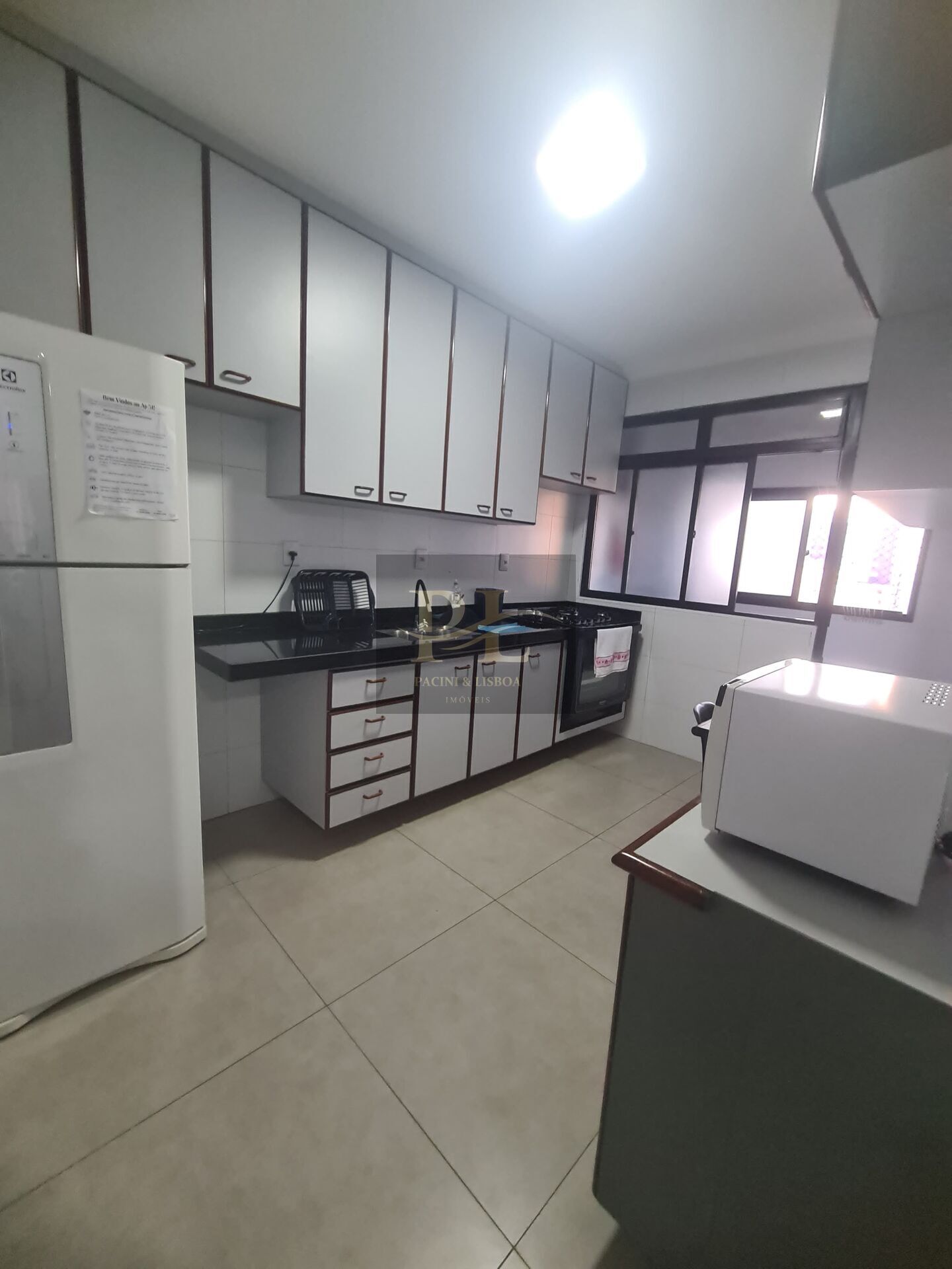 Apartamento para alugar com 2 quartos, 83m² - Foto 5