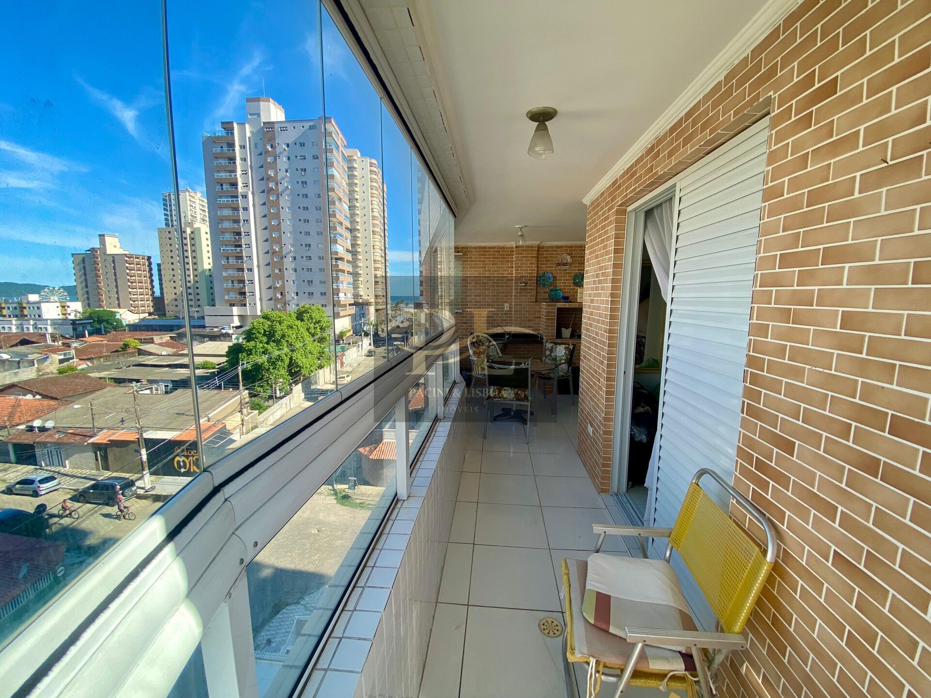 Apartamento à venda com 2 quartos, 70m² - Foto 3