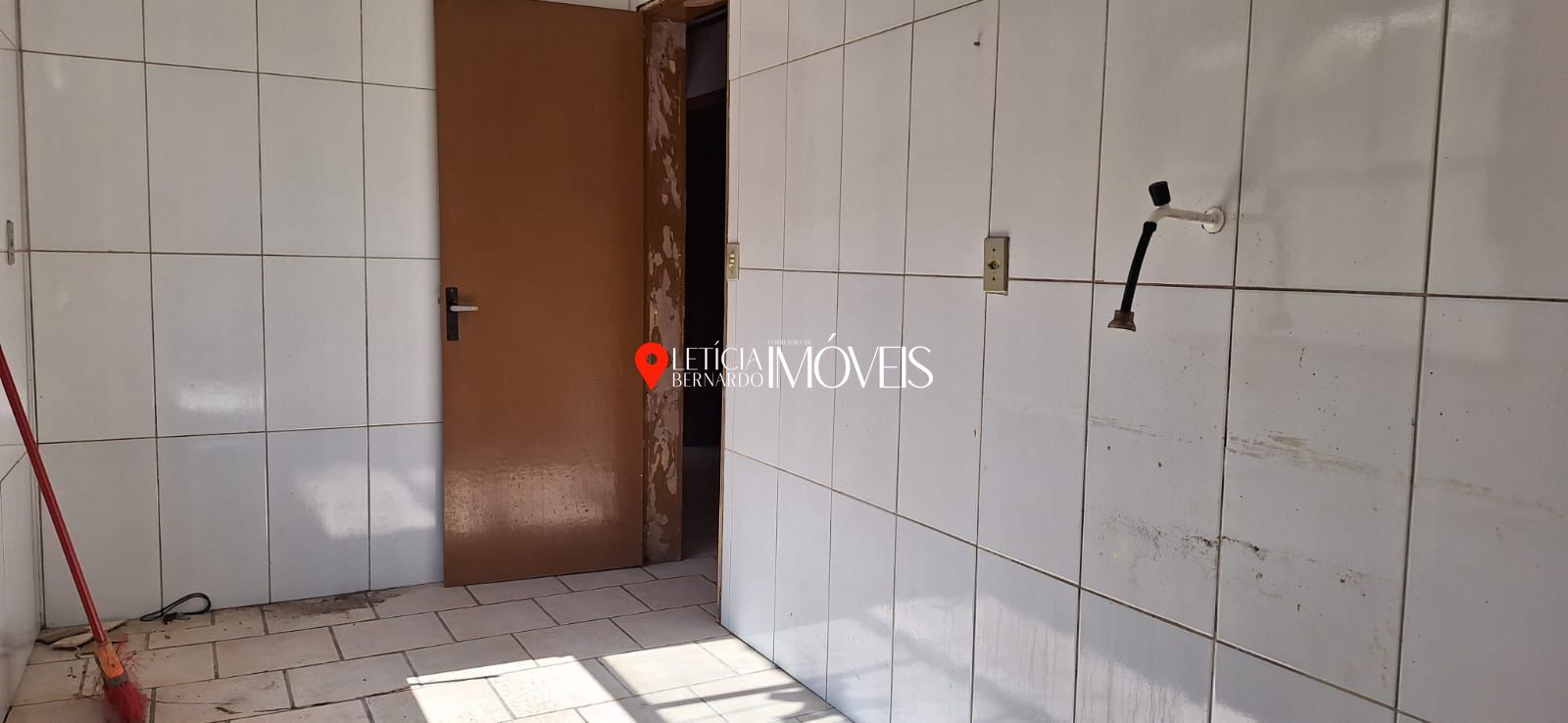 CASA COM 3 KITNETS À VENDA – BALNEÁRIO PINHAL - foto 7