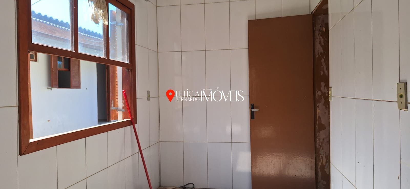 CASA COM 3 KITNETS À VENDA – BALNEÁRIO PINHAL - foto 6