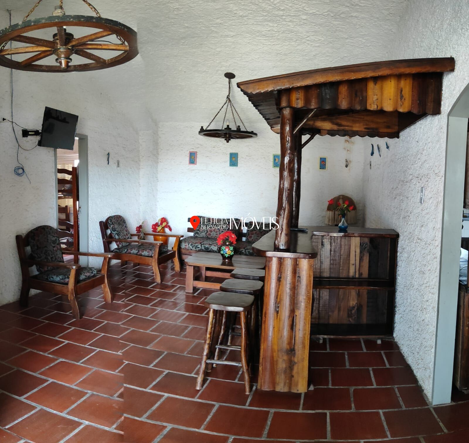 Casa Rústica com Pé Direito Alto à Venda em Balneário Pinhal - foto 6