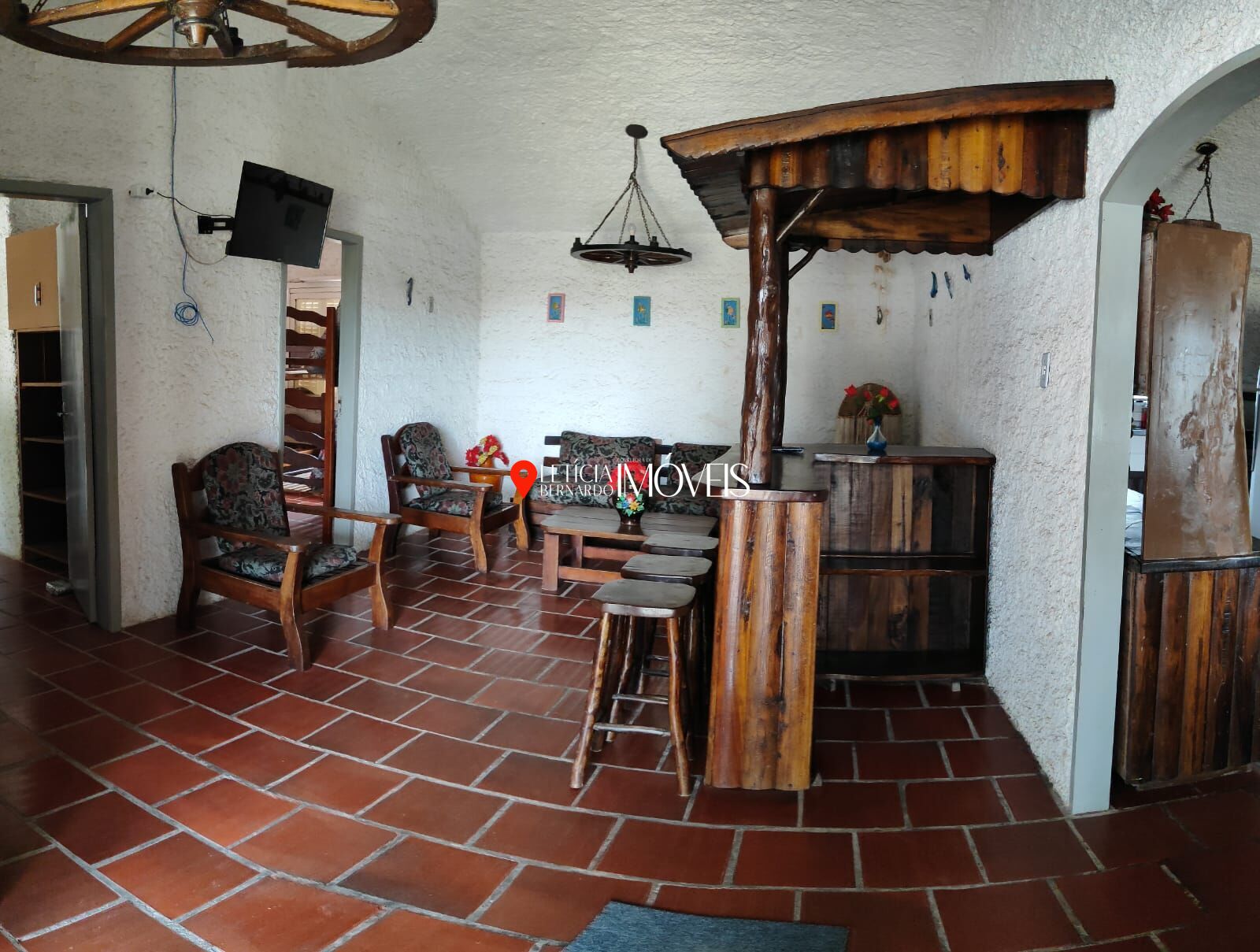 Casa Rústica com Pé Direito Alto à Venda em Balneário Pinhal - foto 9