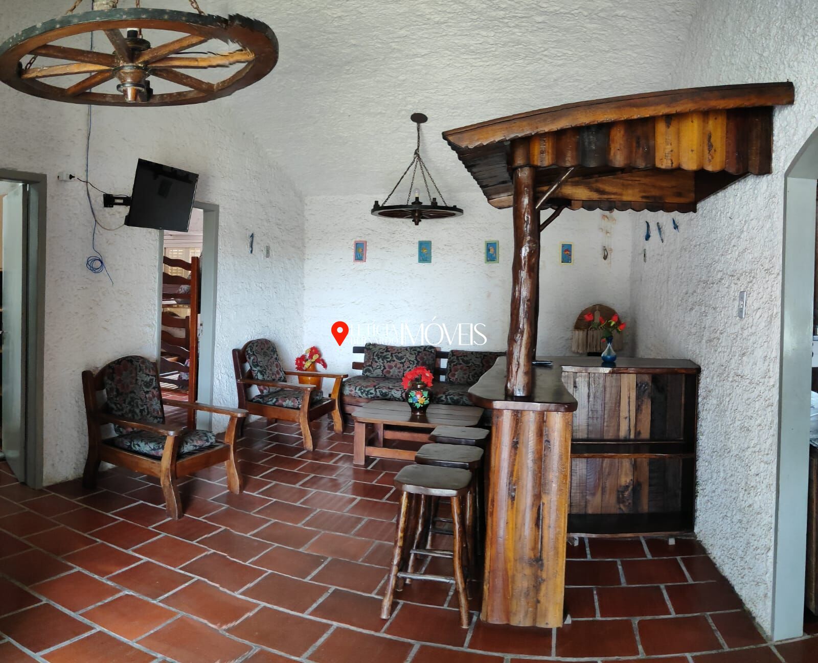 Casa Rústica com Pé Direito Alto à Venda em Balneário Pinhal - foto 8