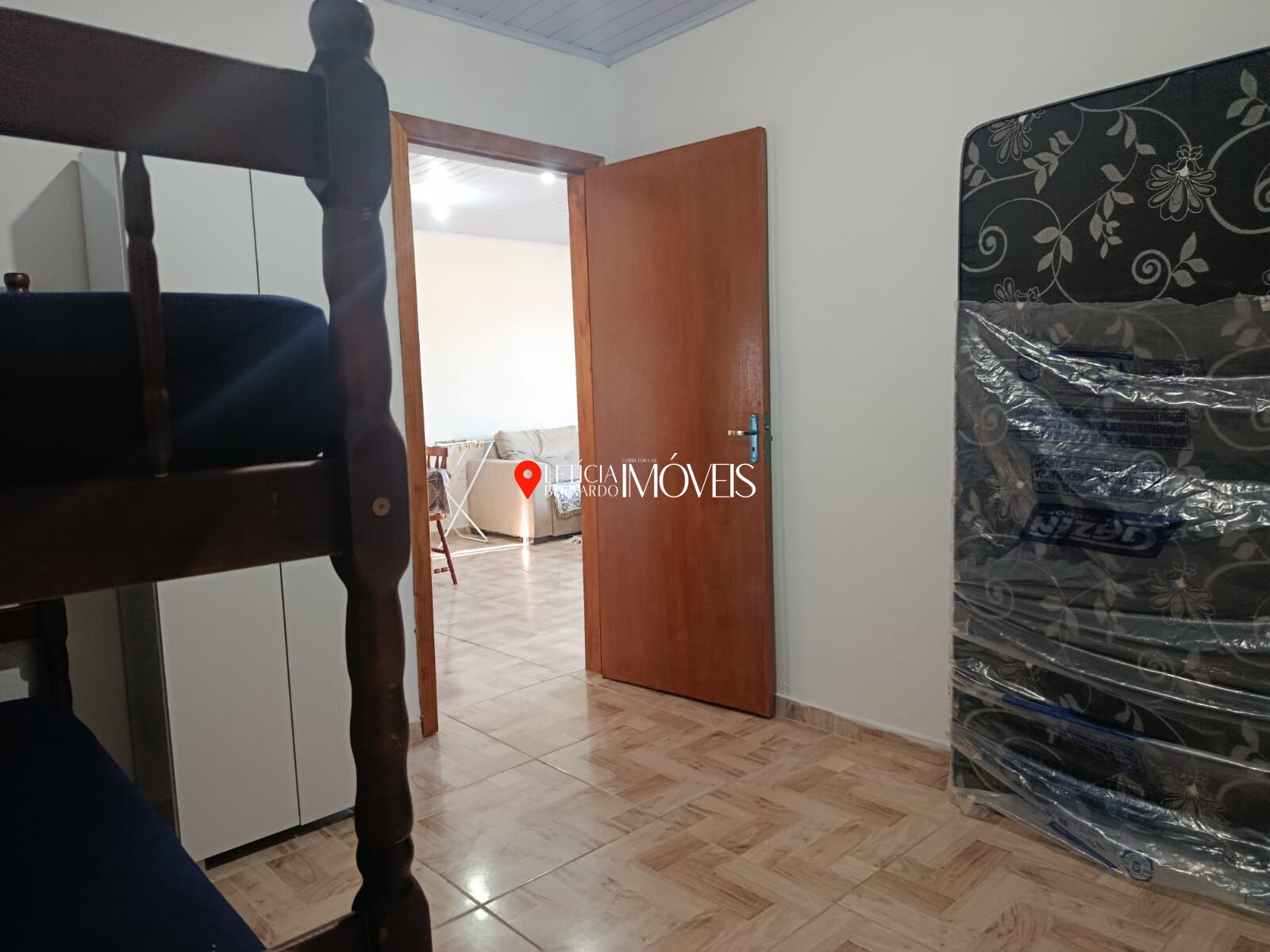 CASA DE ESQUINA COM DUAS CASAS no terreno -R$ 240 mil! — foto 14