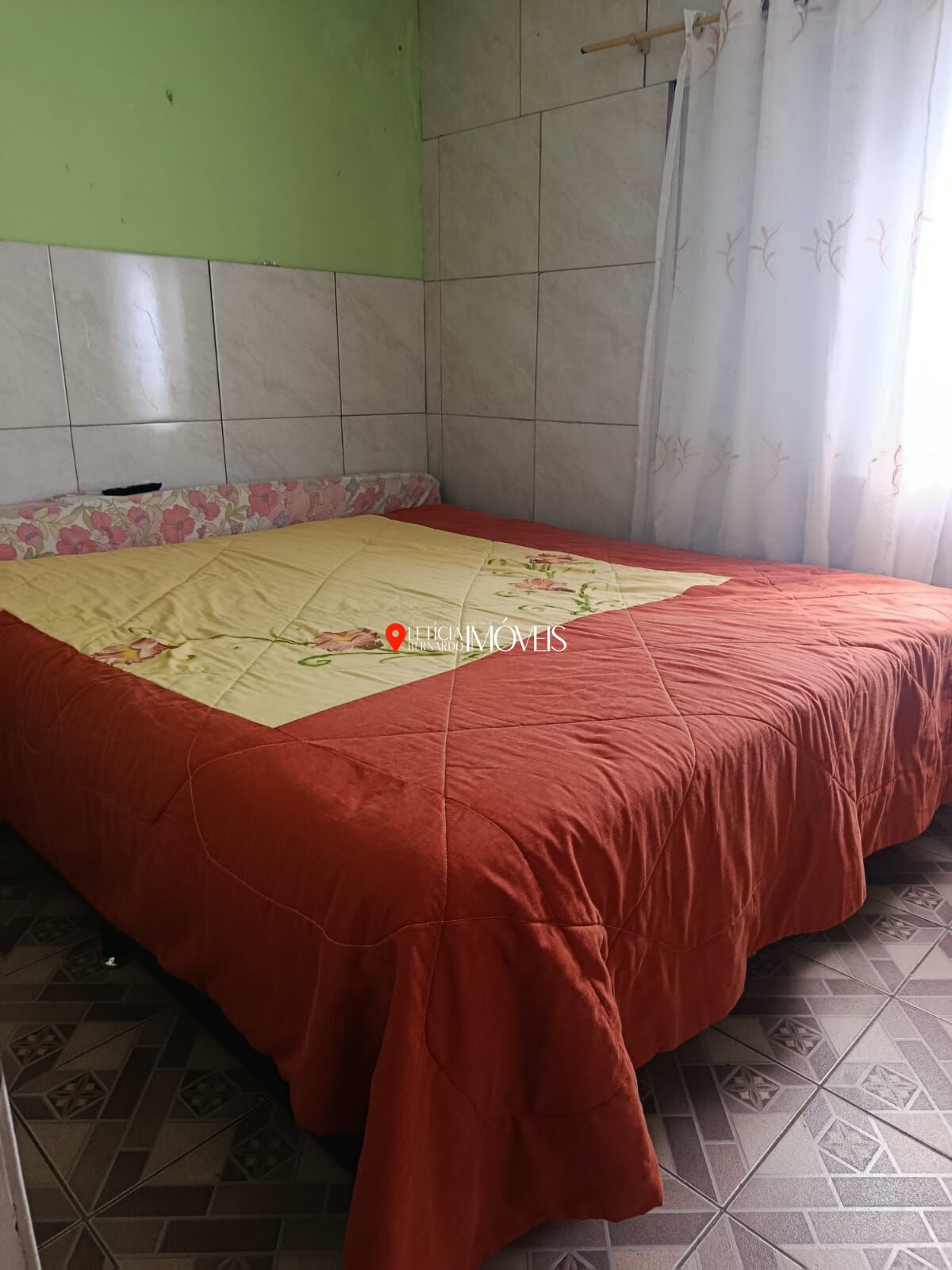 CASA COM ANEXO NO CENTRO PRÓXIMA AO MAR - foto 9