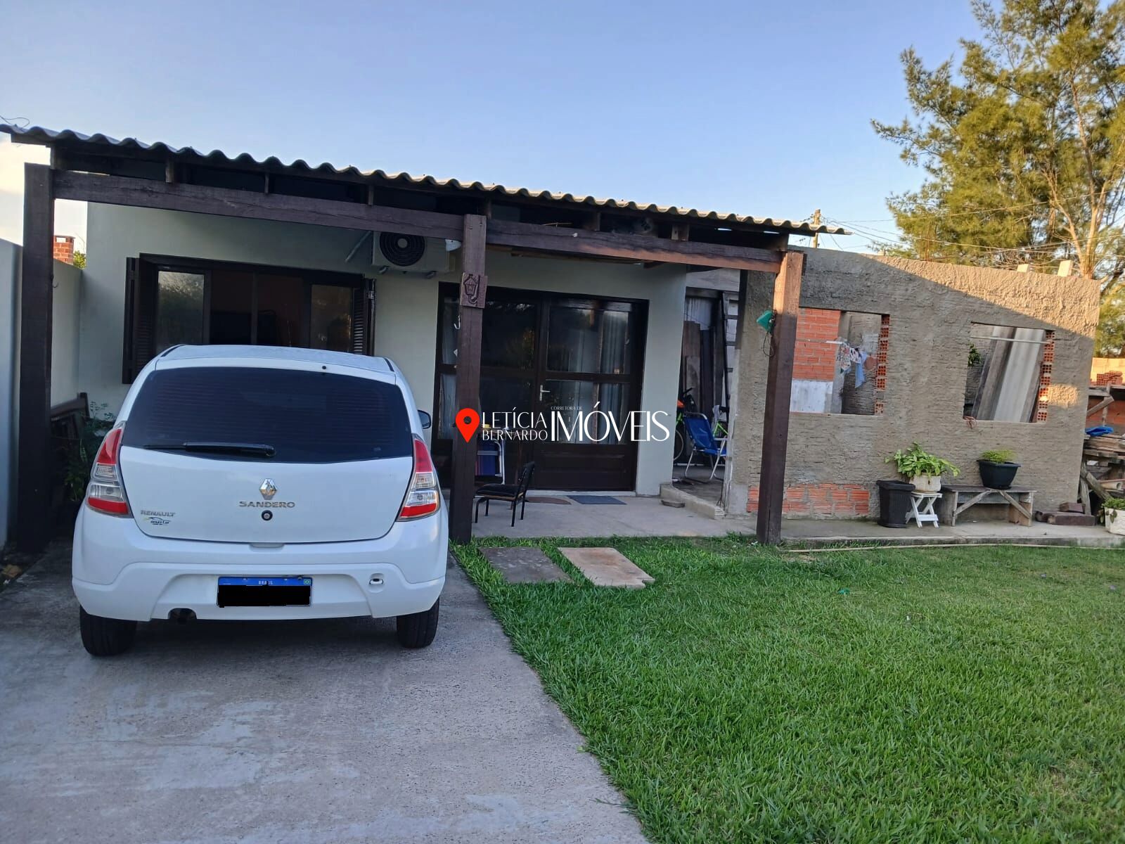 CASA DE ESQUINA EM BALNEÁRIO PINHAL - foto 9