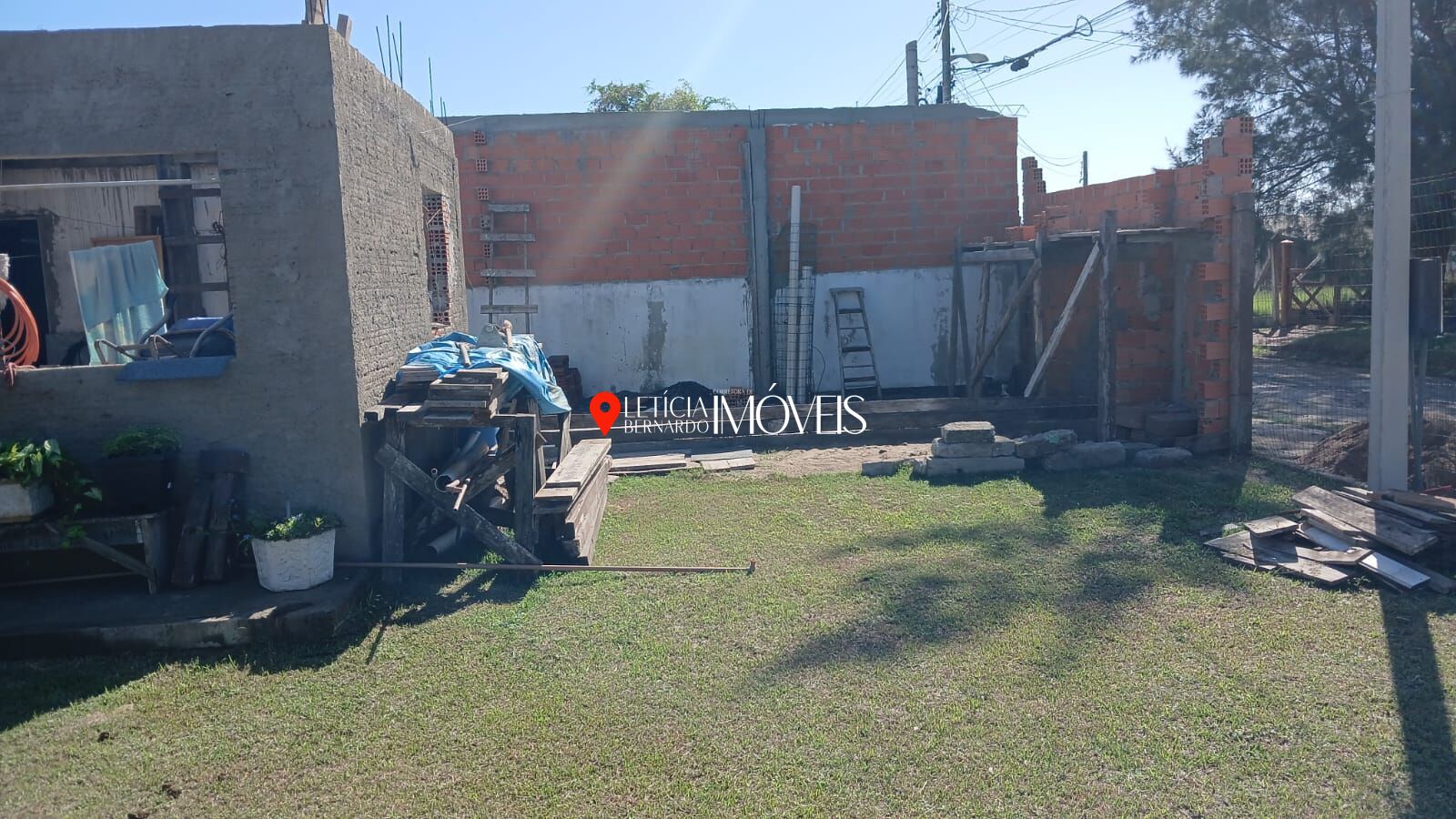 CASA DE ESQUINA EM BALNEÁRIO PINHAL - foto 7