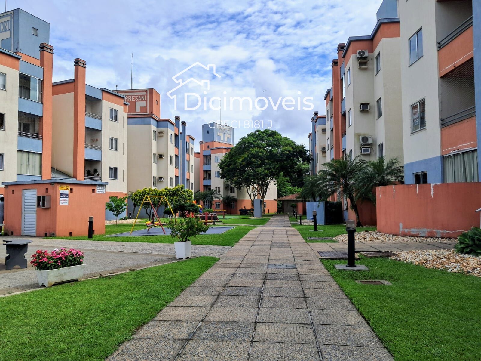 Apartamento à venda com 3 quartos, 77m² - Foto 2