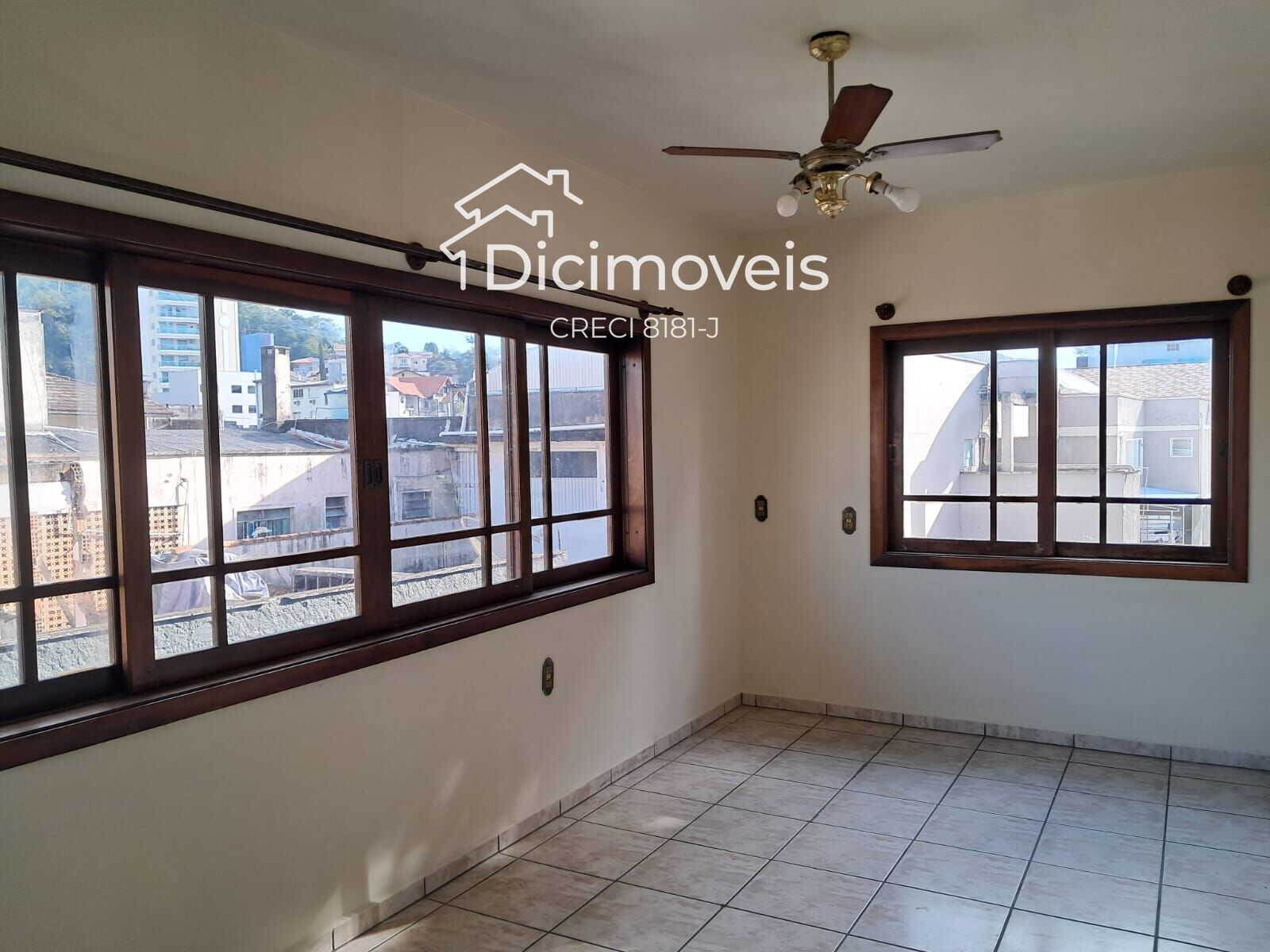 Apartamento para alugar com 3 quartos, 290m² - Foto 12