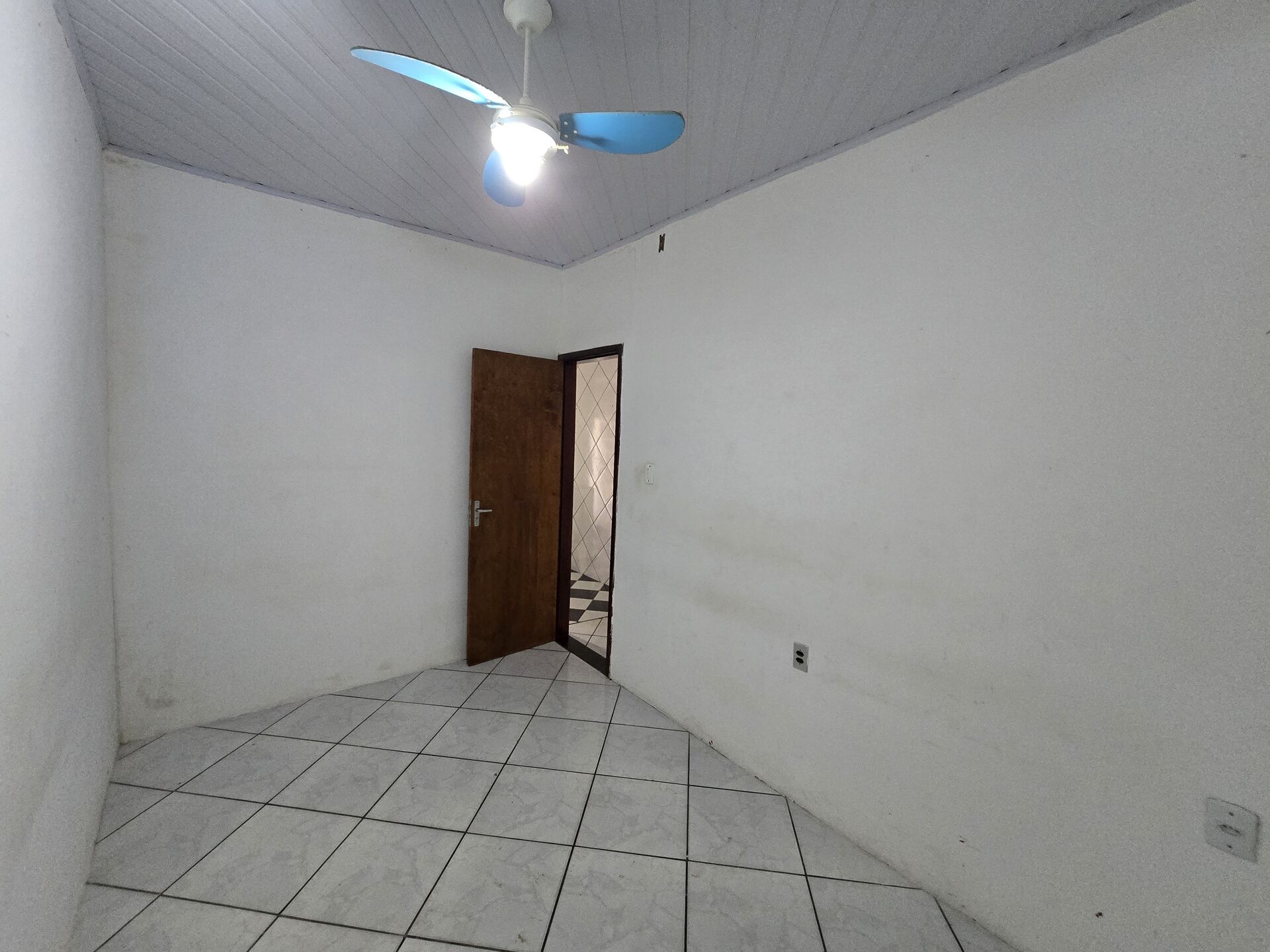 Casa à venda com 2 quartos, 80m² - Foto 11