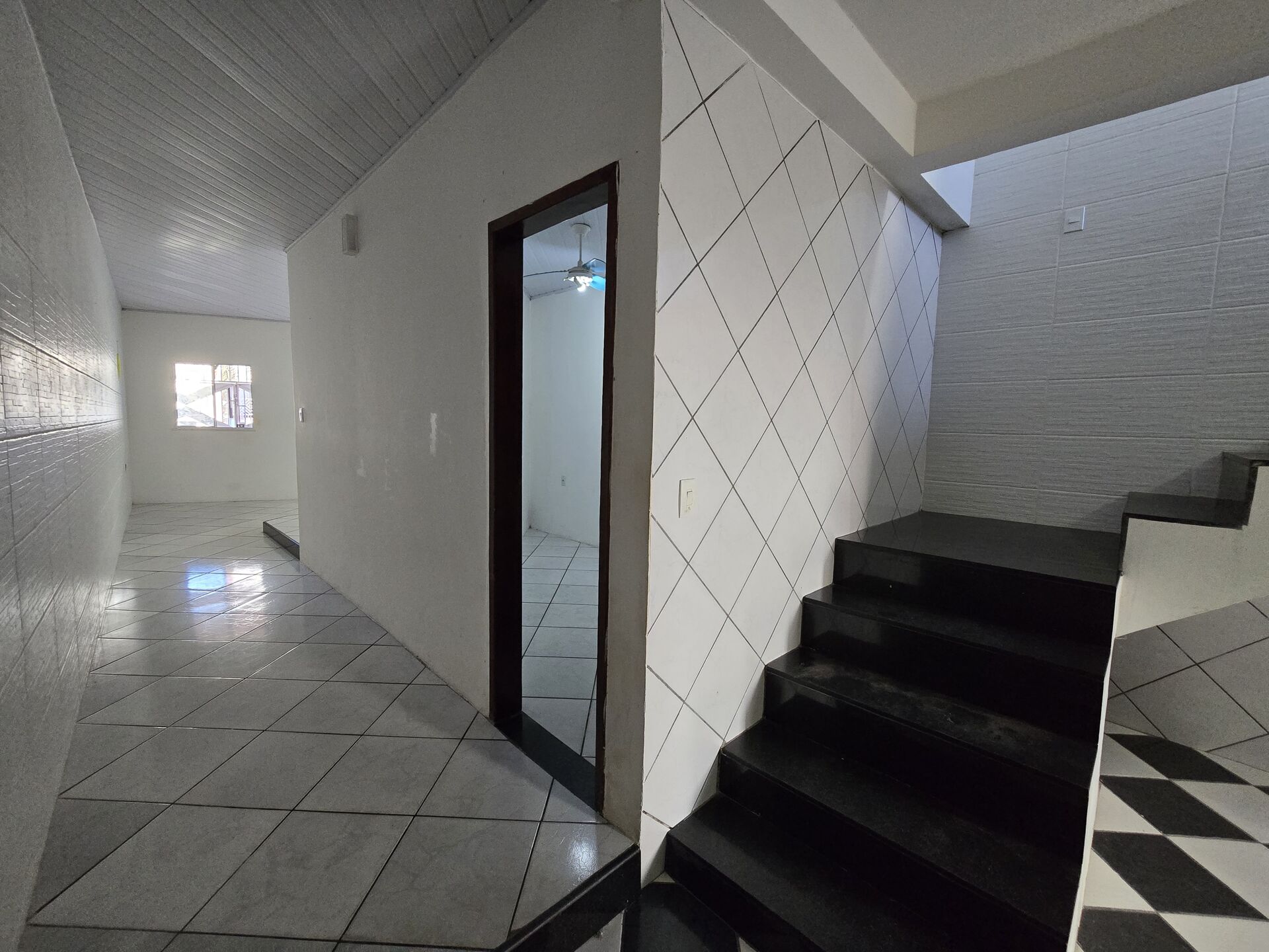 Casa à venda com 2 quartos, 80m² - Foto 9