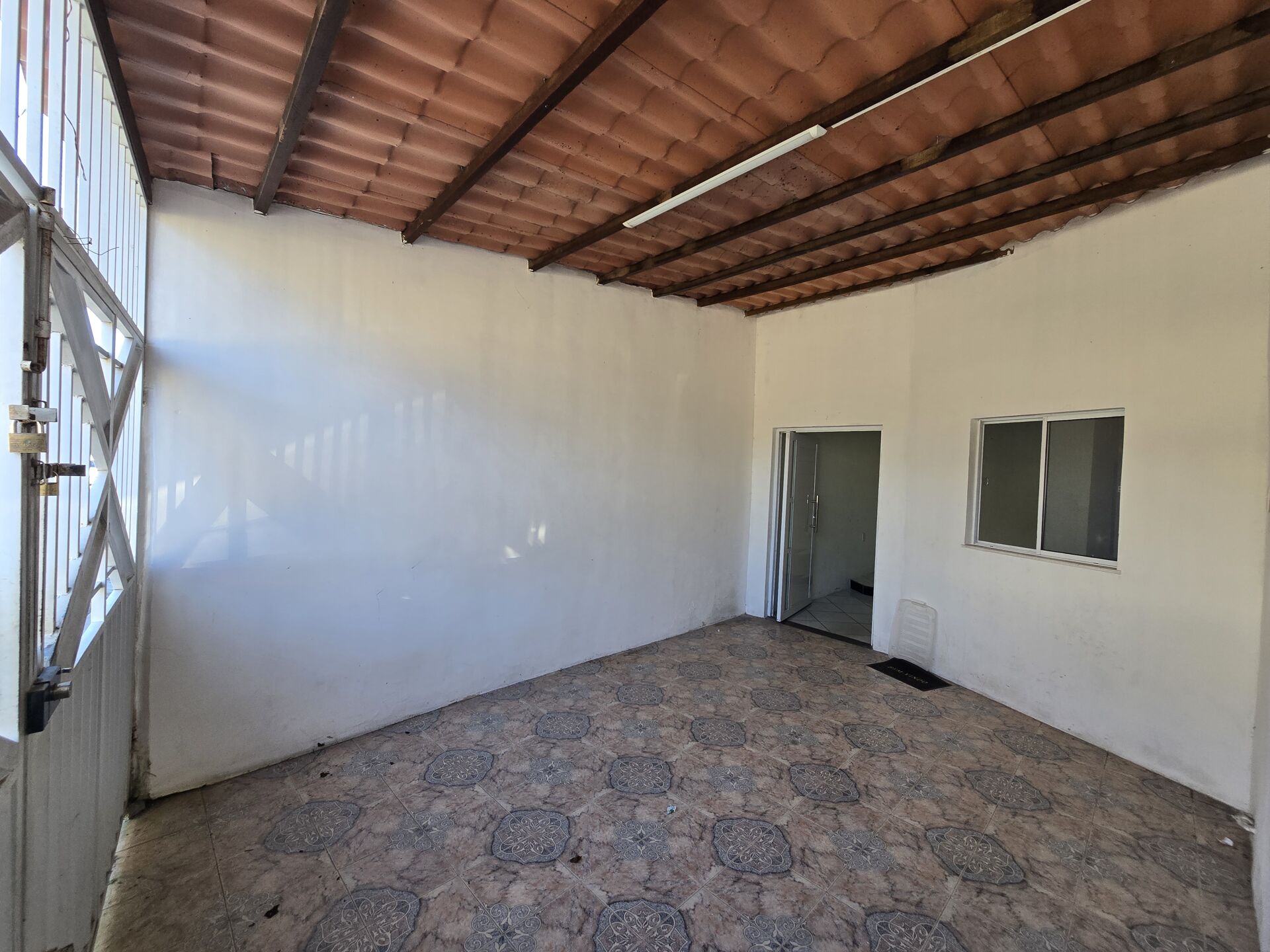 Casa à venda com 2 quartos, 80m² - Foto 4