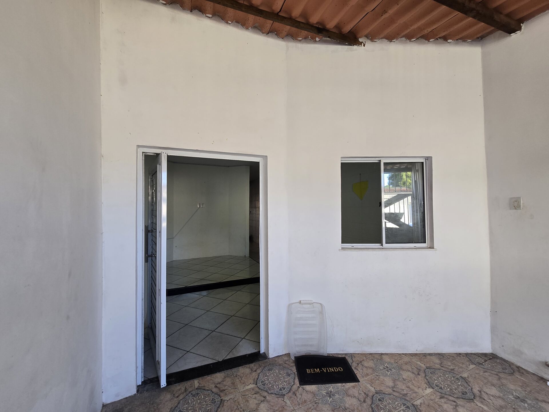 Casa à venda com 2 quartos, 80m² - Foto 2