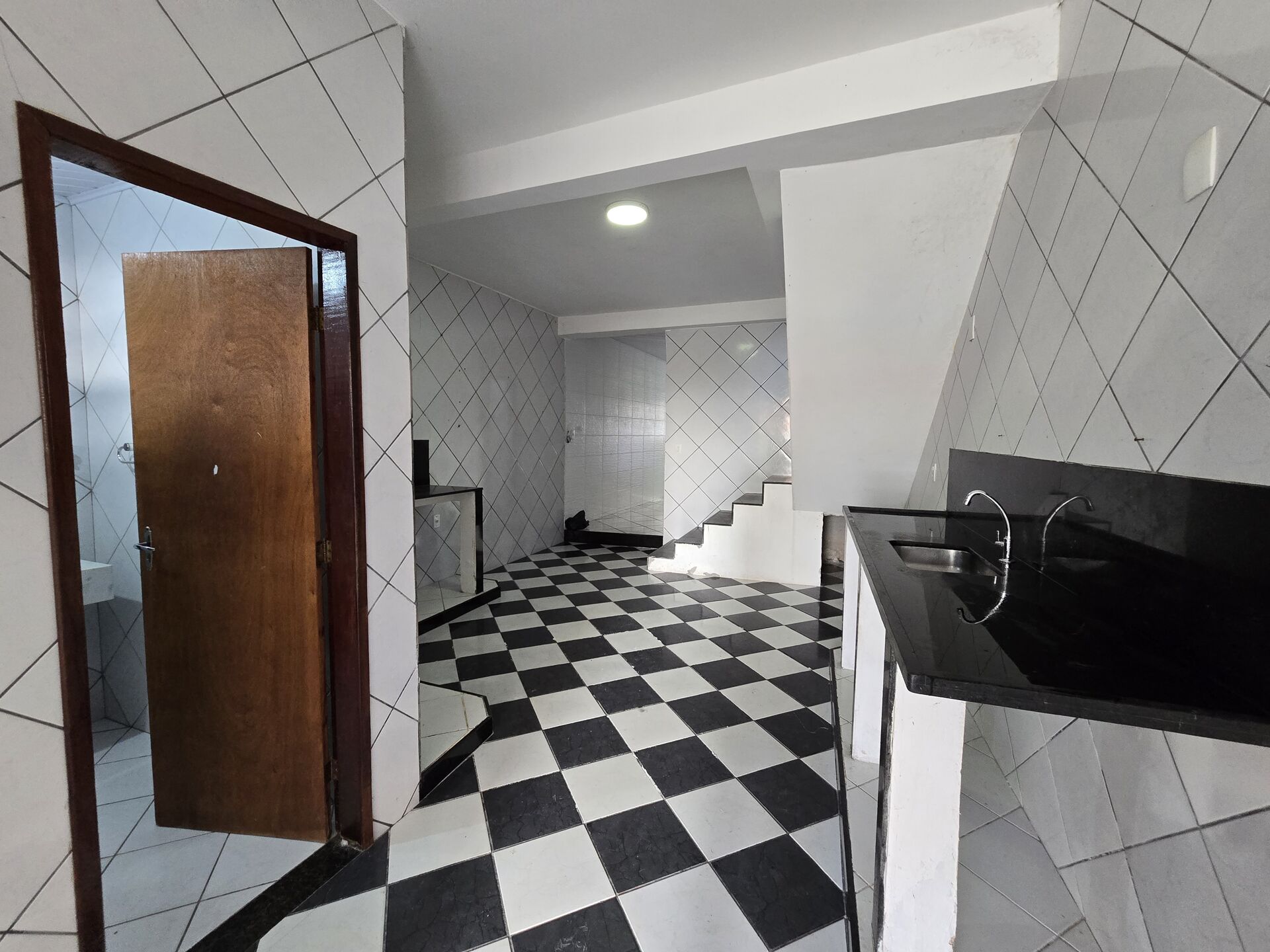 Casa à venda com 2 quartos, 80m² - Foto 17