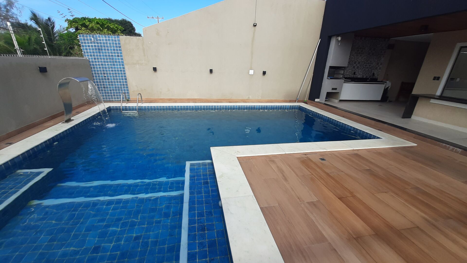 Casa de Condomínio à venda com 4 quartos, 200m² - Foto 3