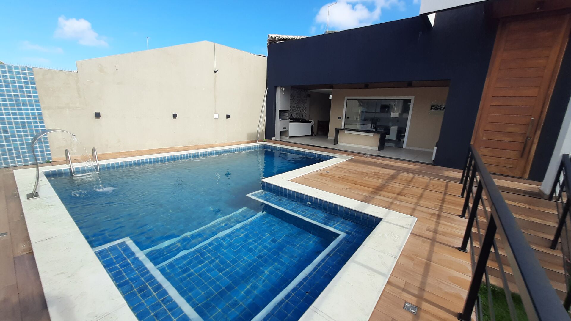 Casa de Condomínio à venda com 4 quartos, 200m² - Foto 4