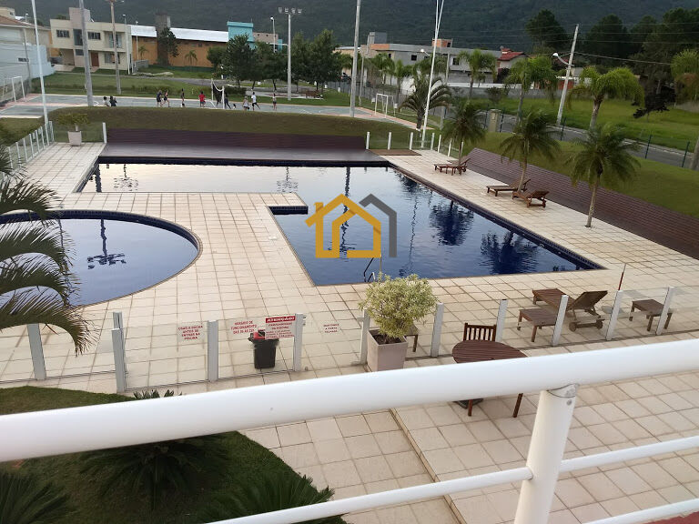 Casa à venda com 4 quartos, 300m² - Foto 35