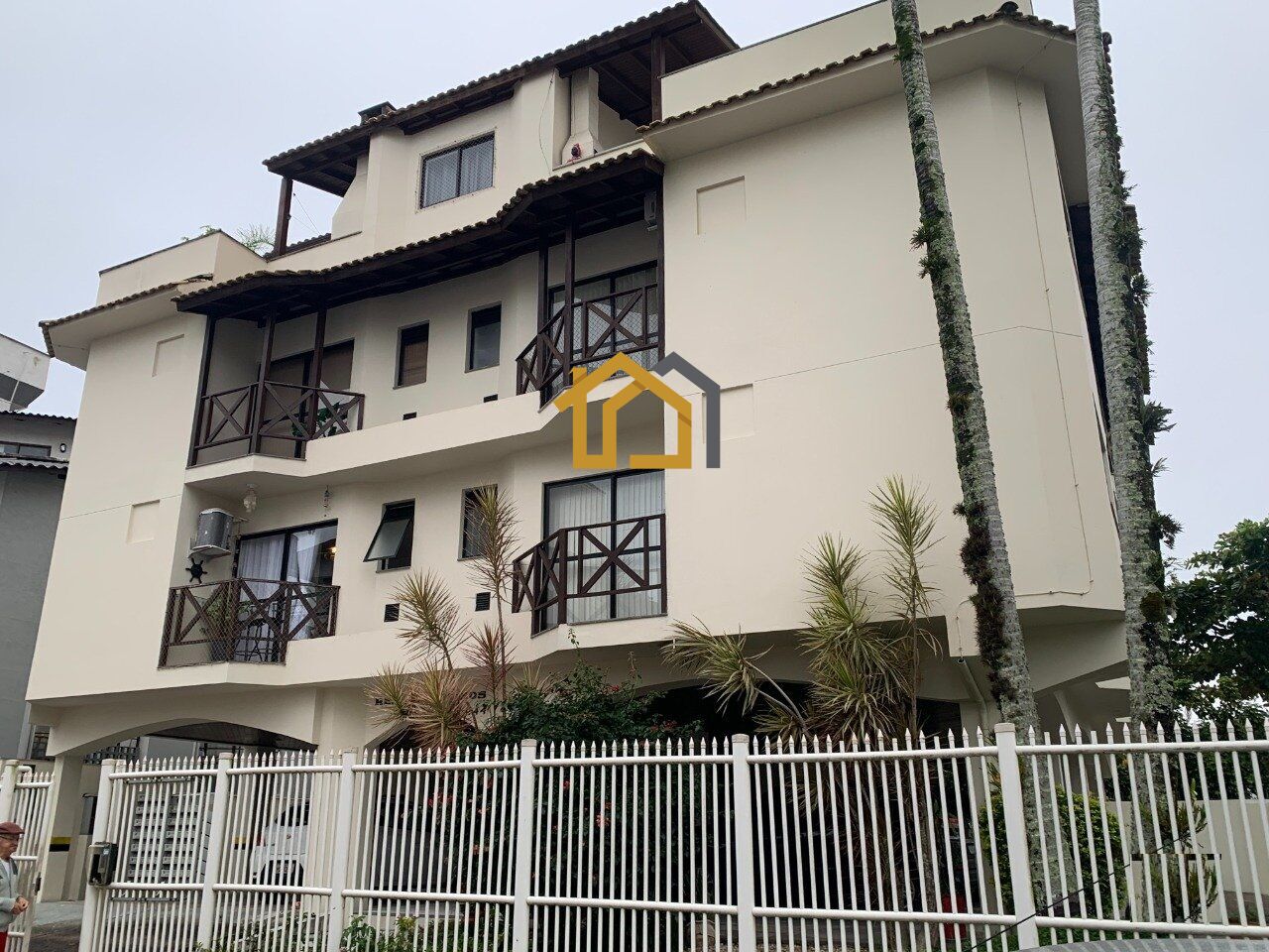 Cobertura à venda com 2 quartos, 105m² - Foto 1