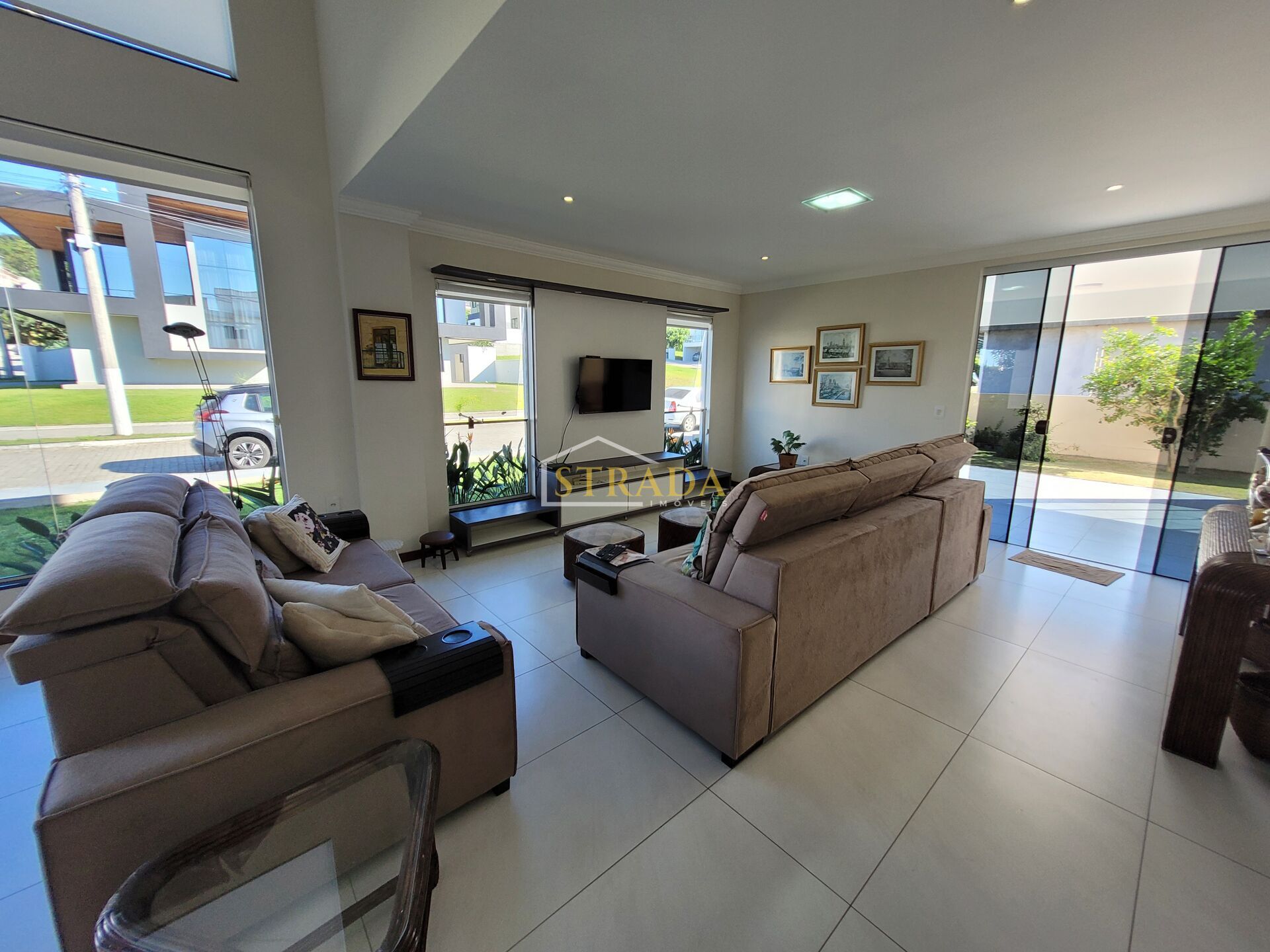 Casa, 4 quartos, 233 m² - Foto 2