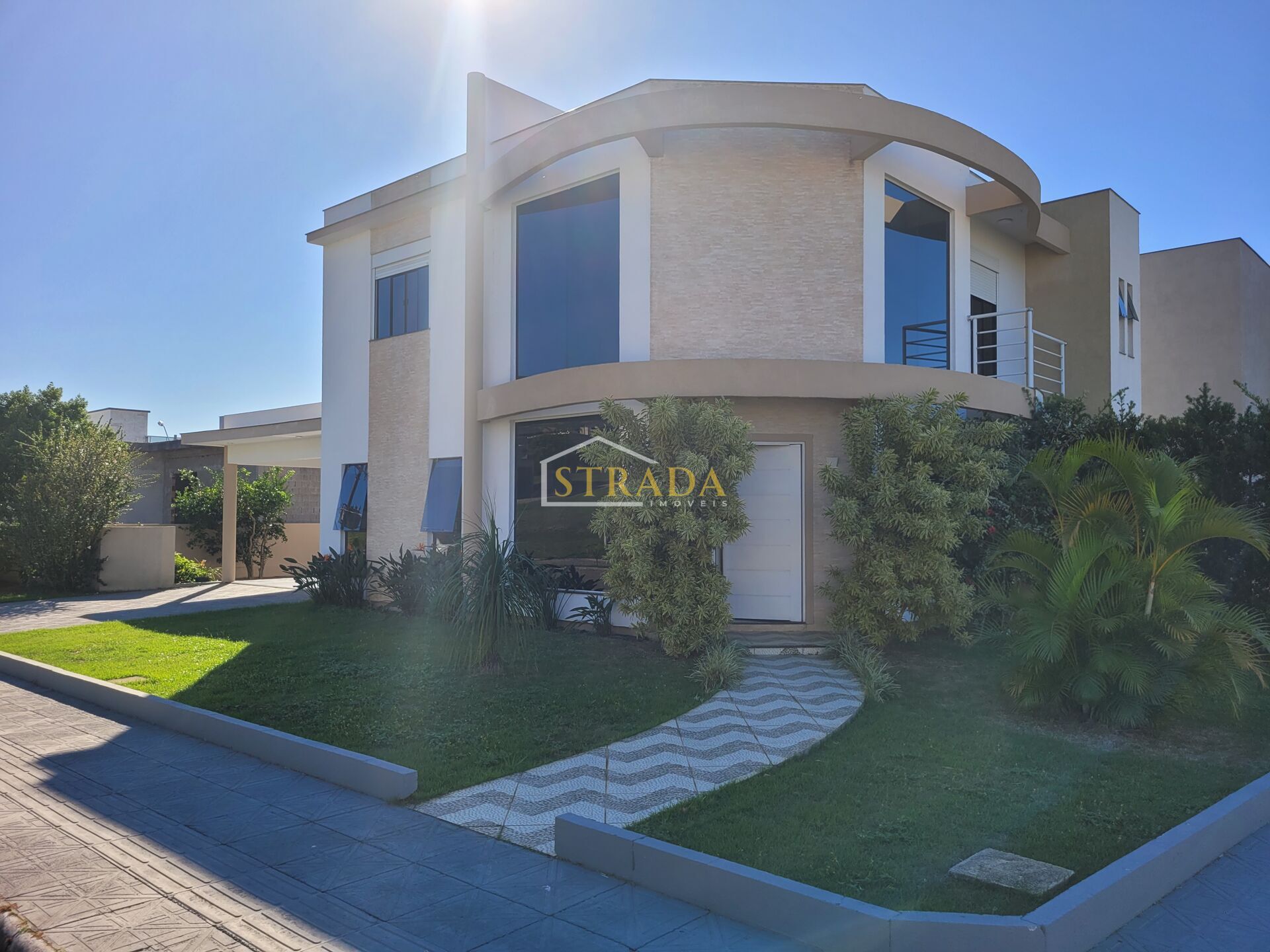 Casa, 4 quartos, 233 m² - Foto 1