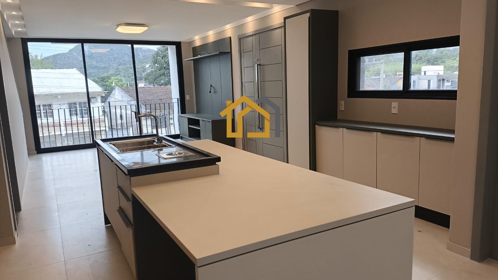 Casa à venda com 3 quartos, 143m² - Foto 4