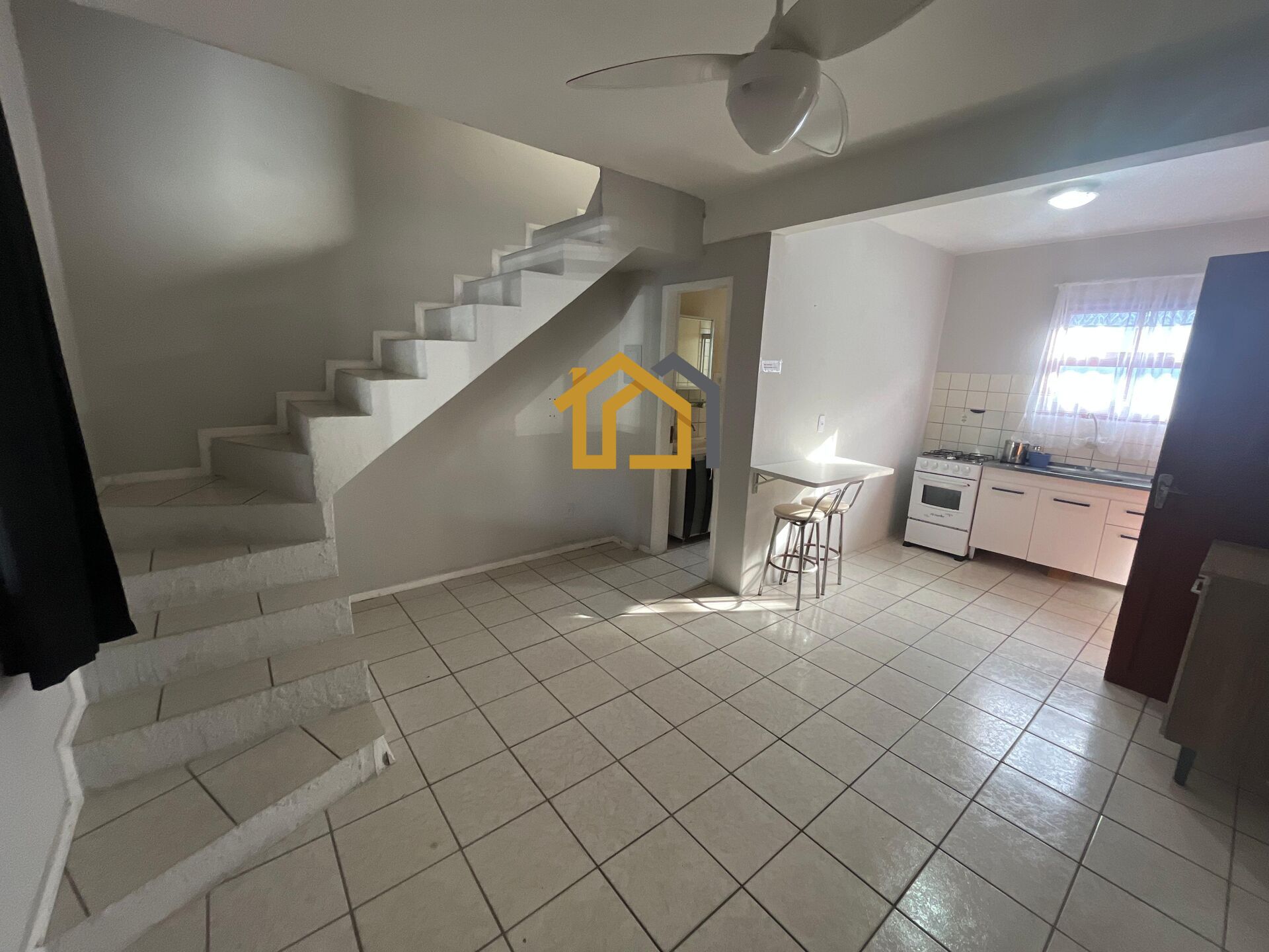 Casa à venda com 2 quartos, 140m² - Foto 5