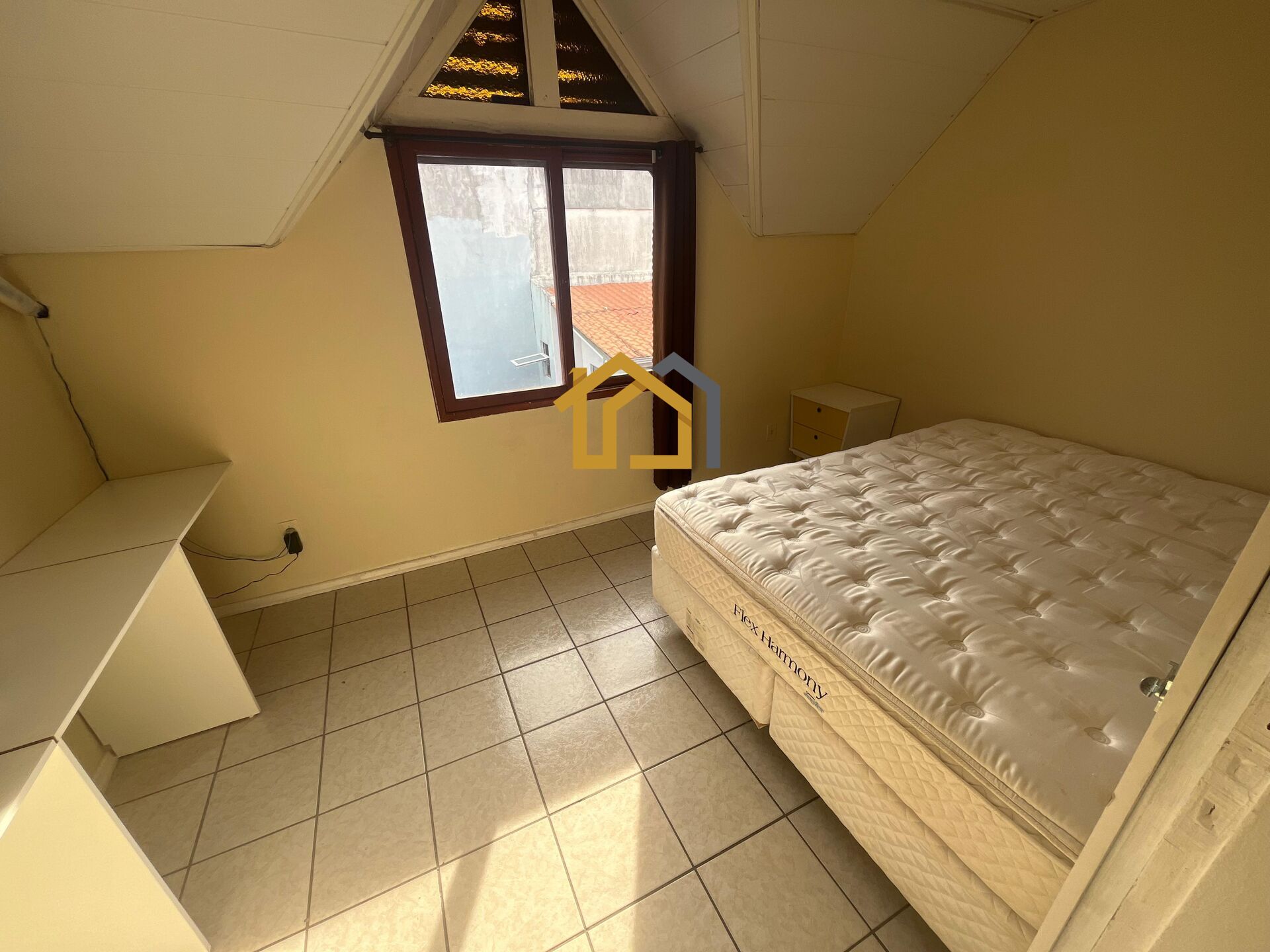 Casa à venda com 2 quartos, 140m² - Foto 8