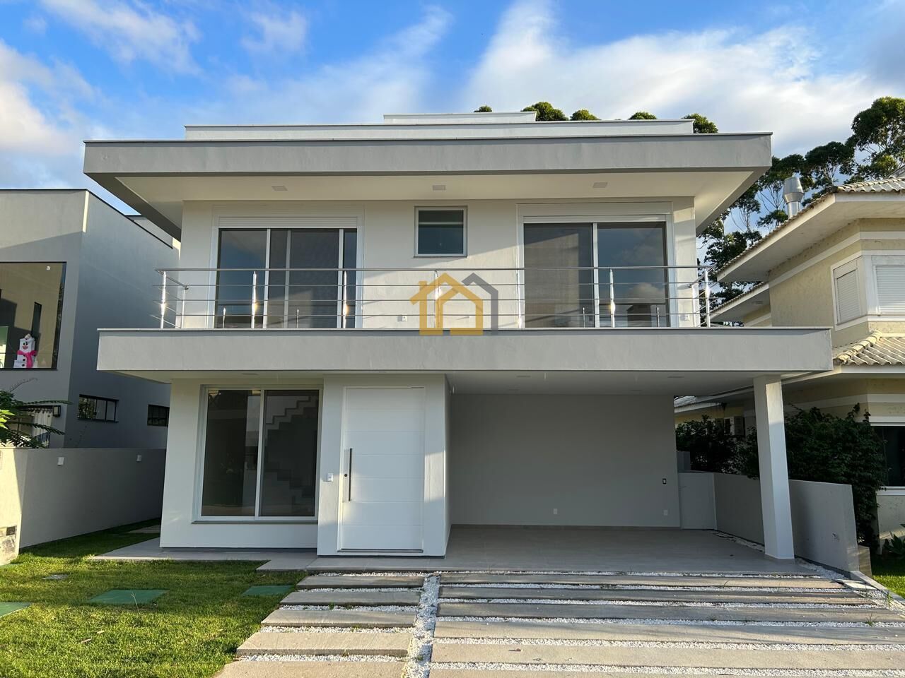 Casa, 3 quartos, 226 m² - Foto 1