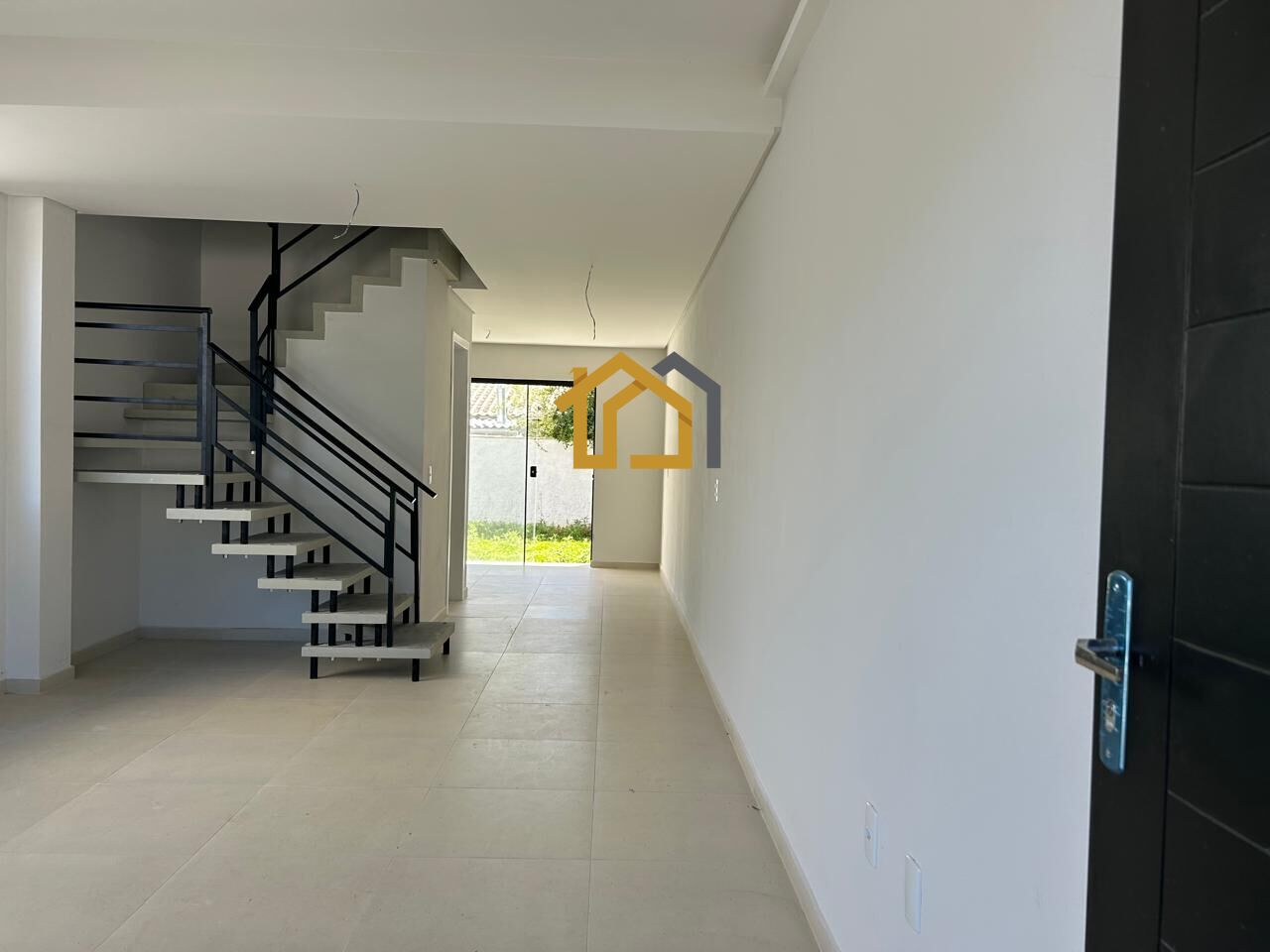 Sobrado à venda com 2 quartos, 103m² - Foto 2