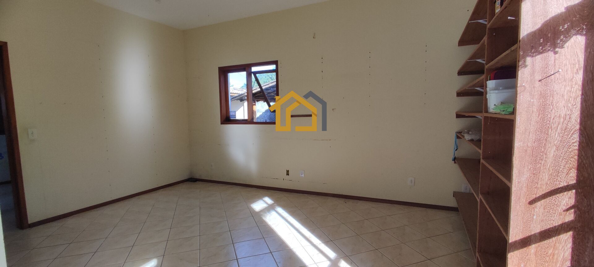 Casa à venda com 4 quartos, 200m² - Foto 14
