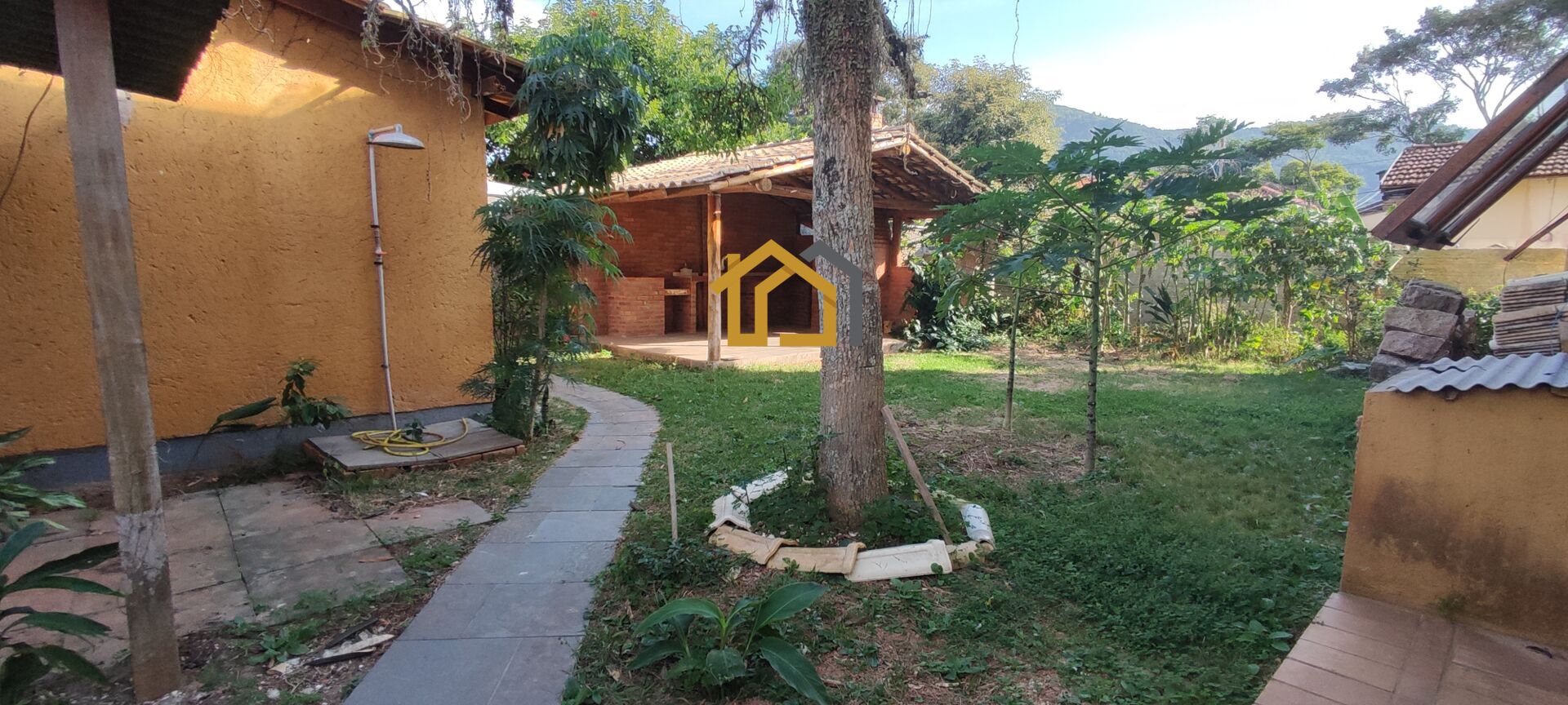 Casa à venda com 4 quartos, 200m² - Foto 38