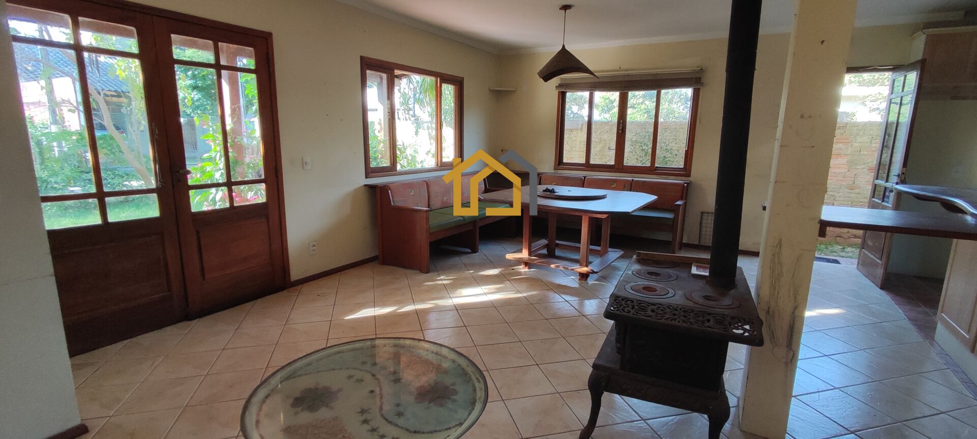 Casa à venda com 4 quartos, 200m² - Foto 9