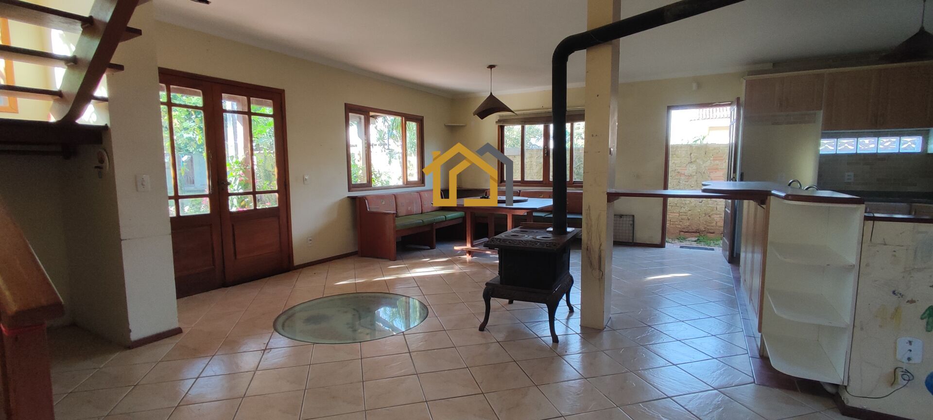Casa à venda com 4 quartos, 200m² - Foto 10