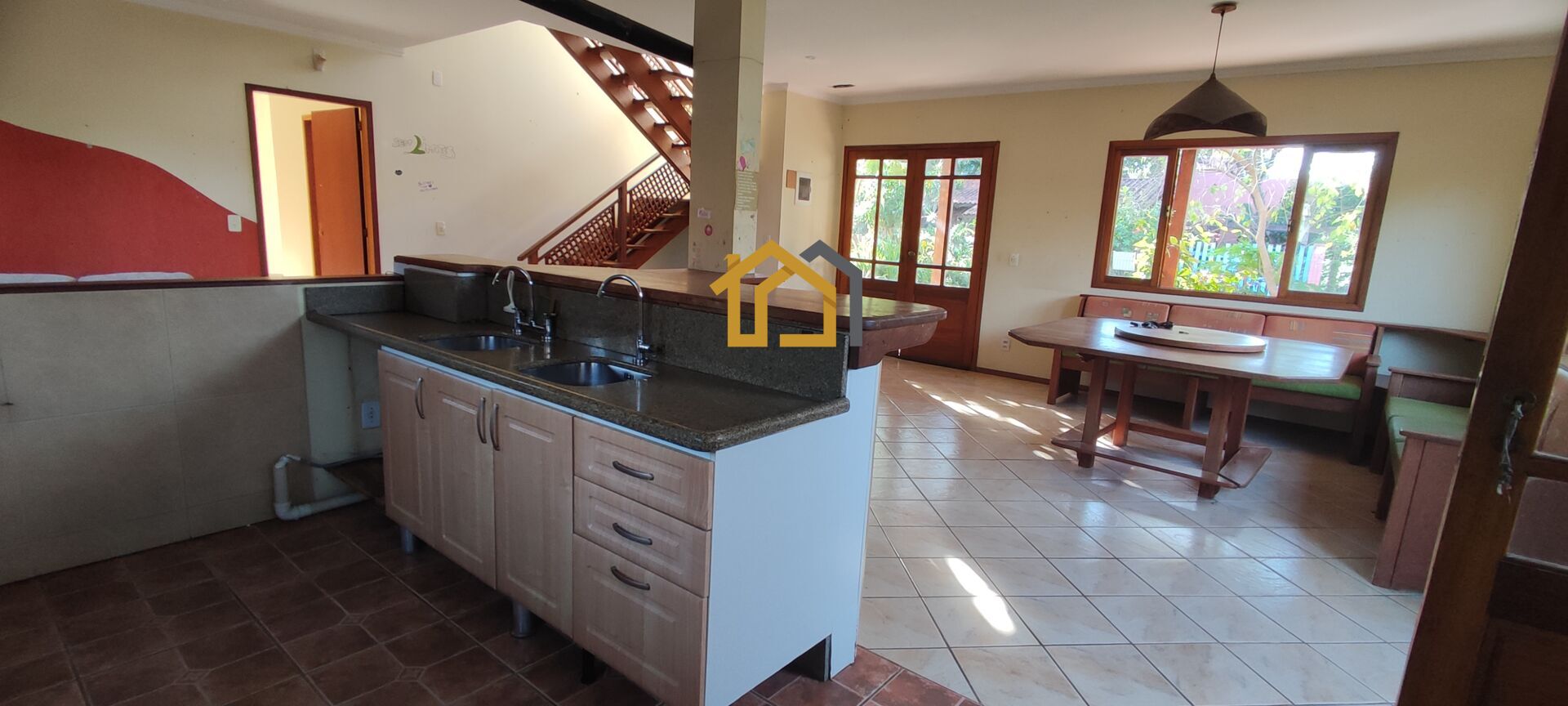 Casa à venda com 4 quartos, 200m² - Foto 6