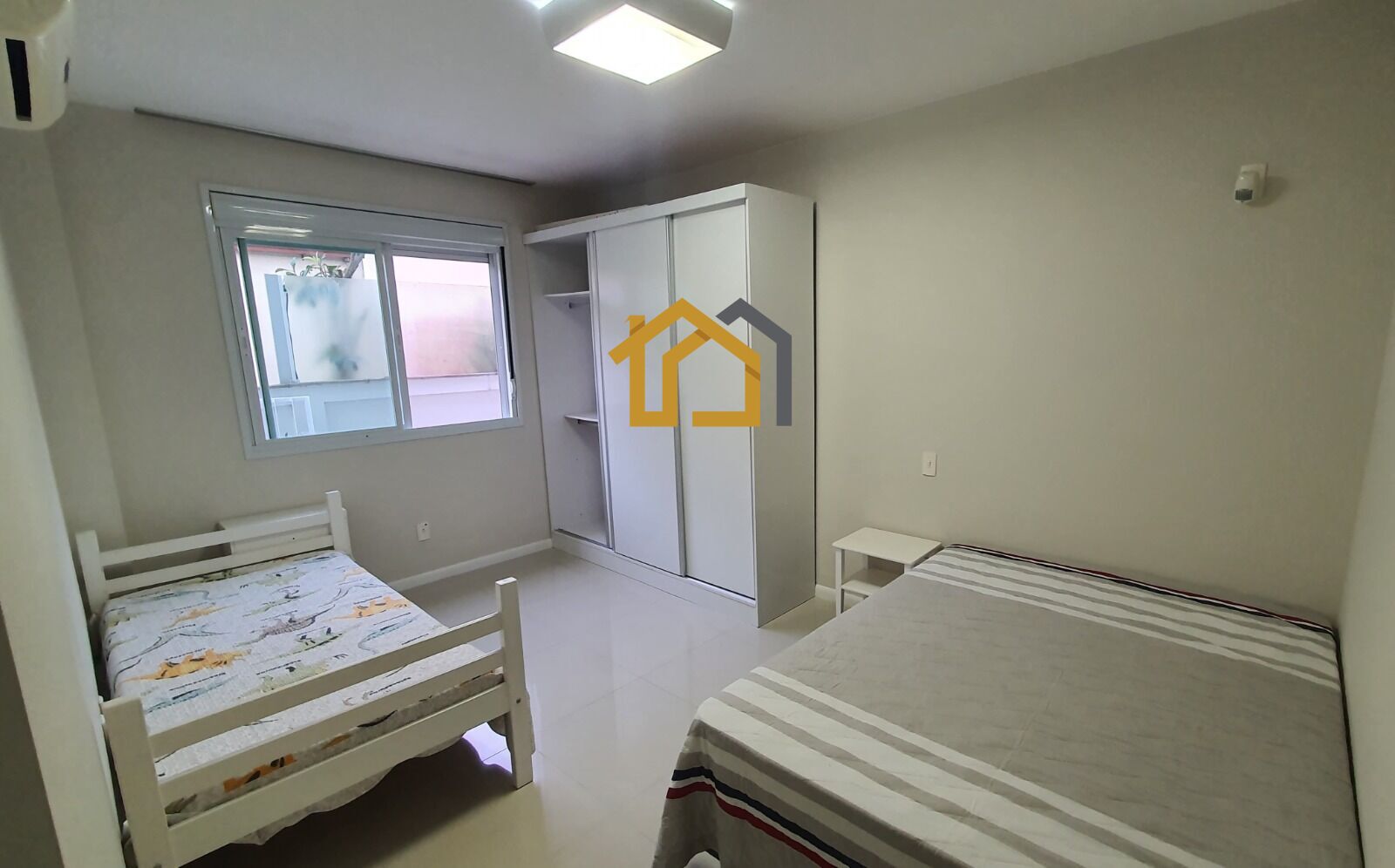 Casa à venda com 4 quartos, 224m² - Foto 12