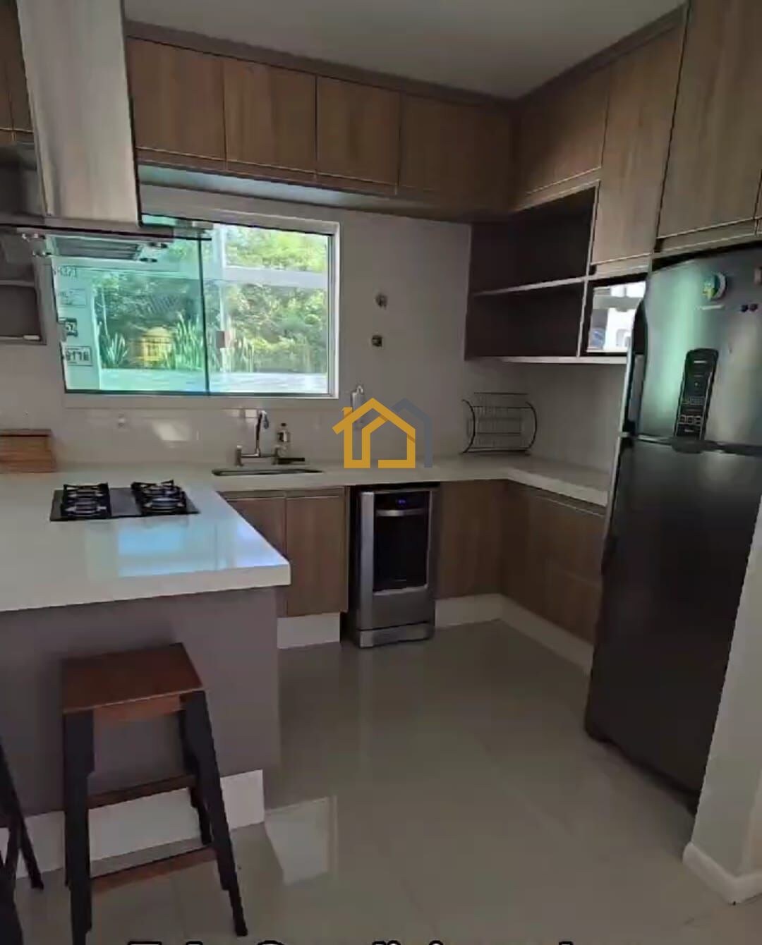 Casa à venda com 4 quartos, 224m² - Foto 3
