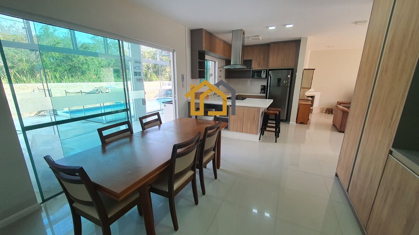 Casa à venda com 4 quartos, 224m² - Foto 4