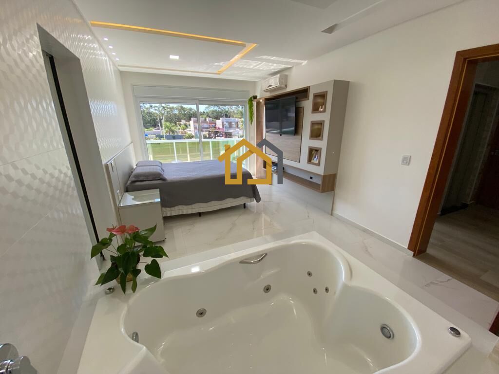 Casa à venda com 4 quartos, 300m² - Foto 14