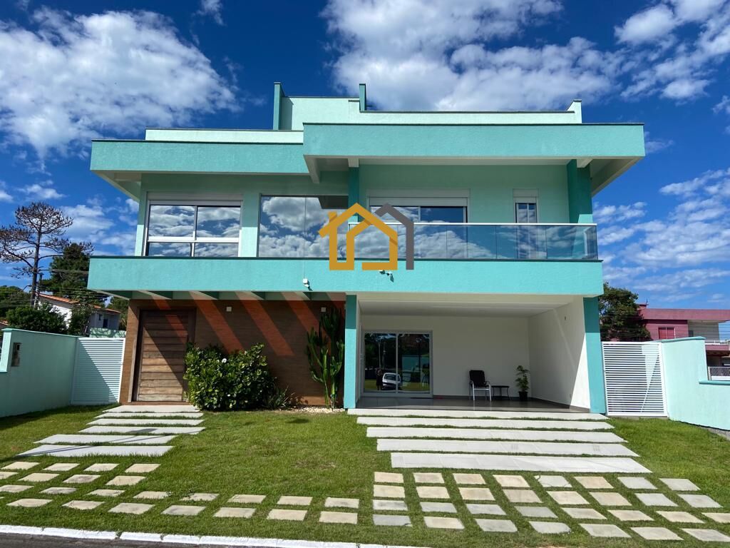 Casa à venda com 4 quartos, 300m² - Foto 1