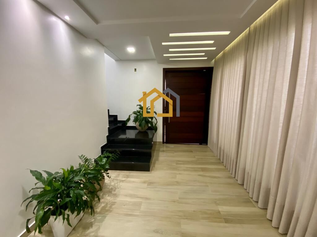 Casa à venda com 4 quartos, 300m² - Foto 3