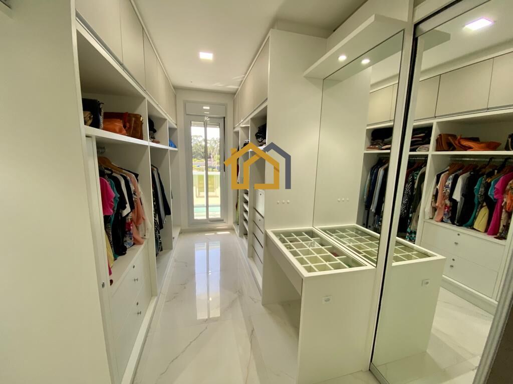 Casa à venda com 4 quartos, 300m² - Foto 16