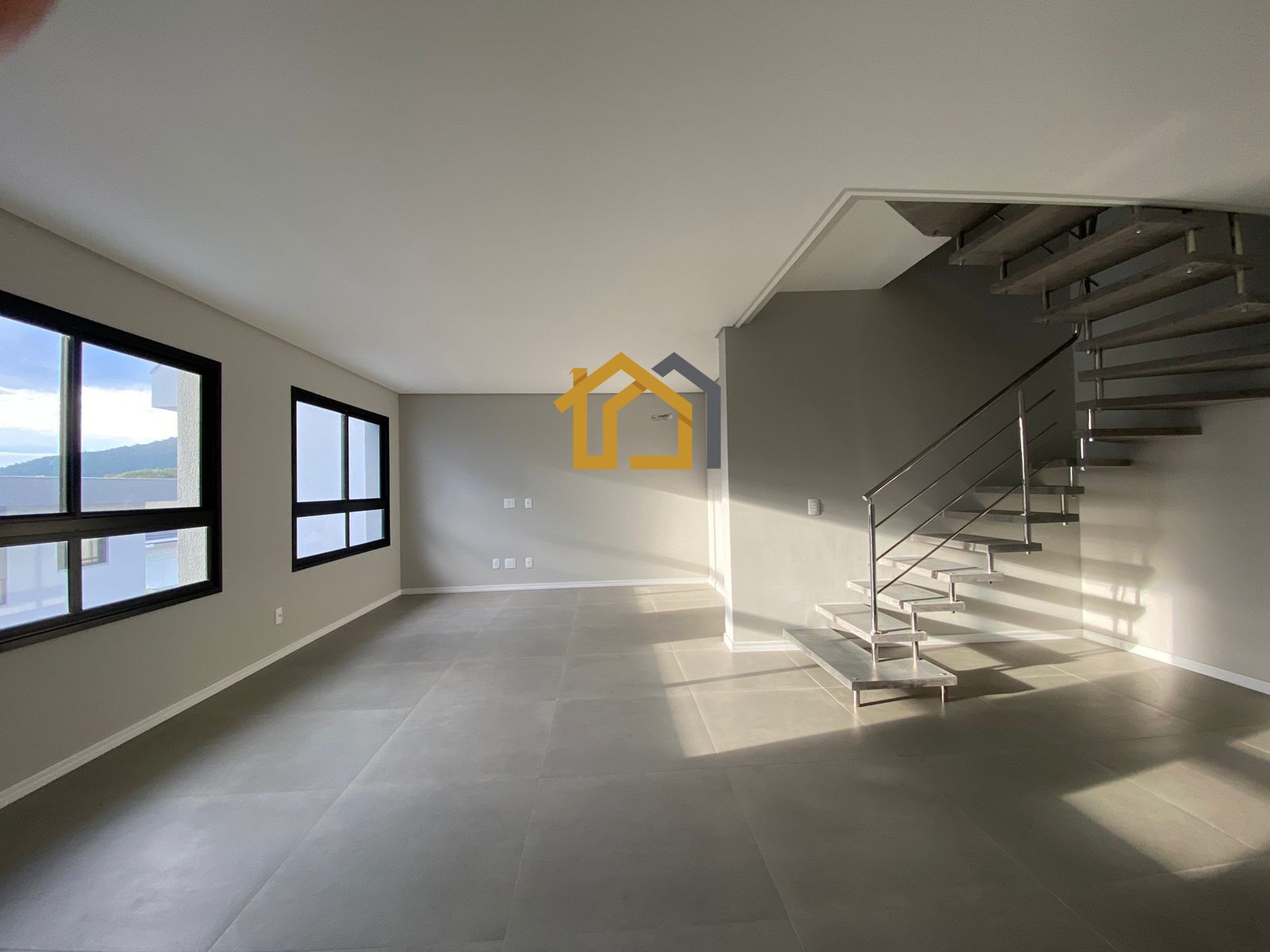 Apartamento à venda com 2 quartos, 92m² - Foto 4