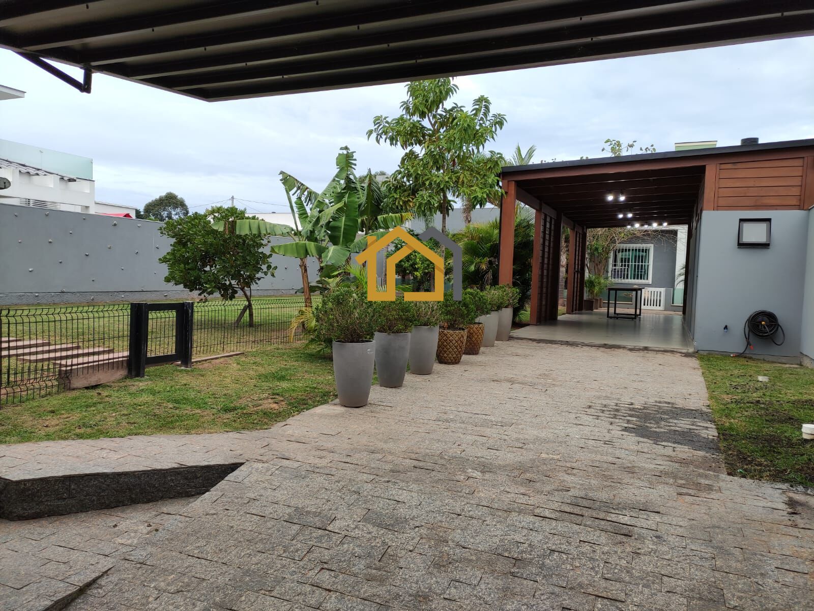 Casa à venda com 2 quartos, 105m² - Foto 5