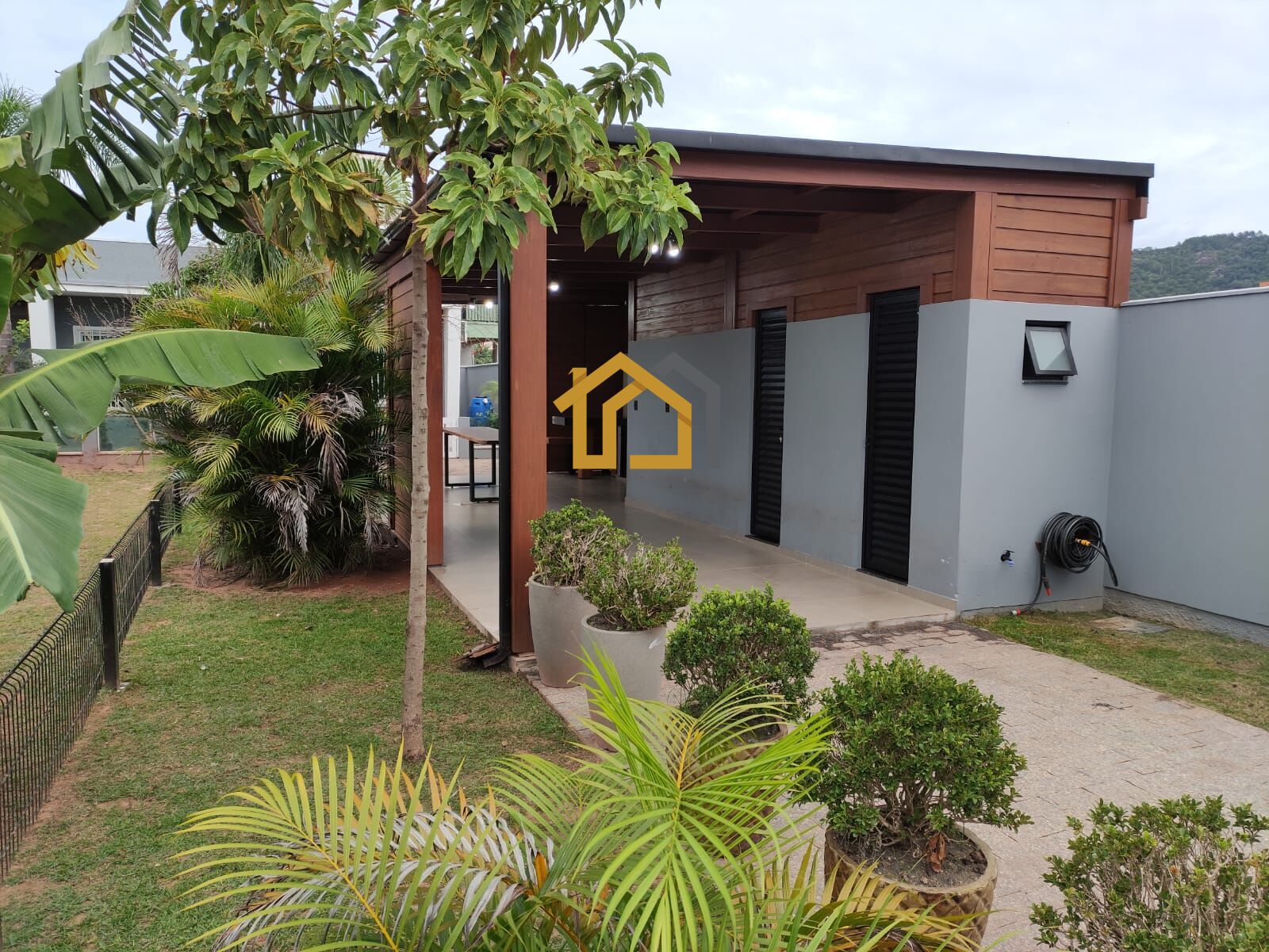 Casa à venda com 2 quartos, 105m² - Foto 6
